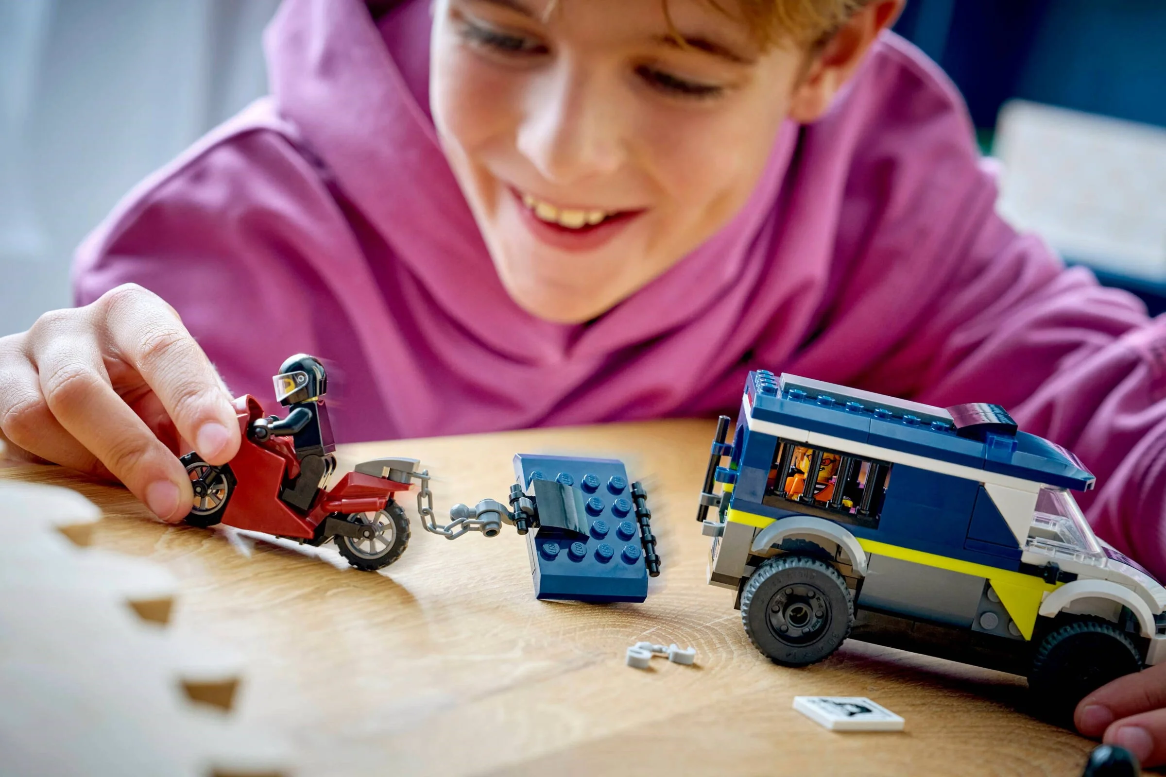 LEGO® 60479 Furgonetka Policyjnego Konwoju Więziennego - zdjęcie 5