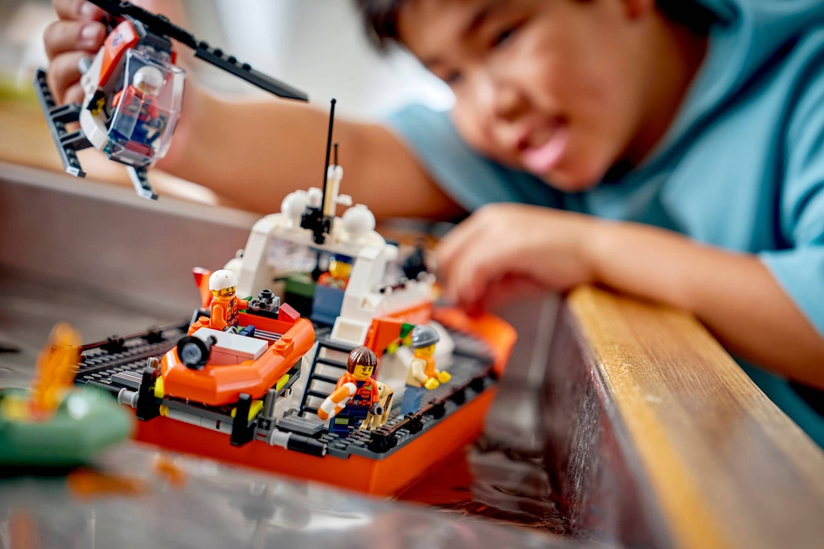 LEGO® 60504 Łódź ratunkowa i helikopter straży przybrzeżnej - zdjęcie 9