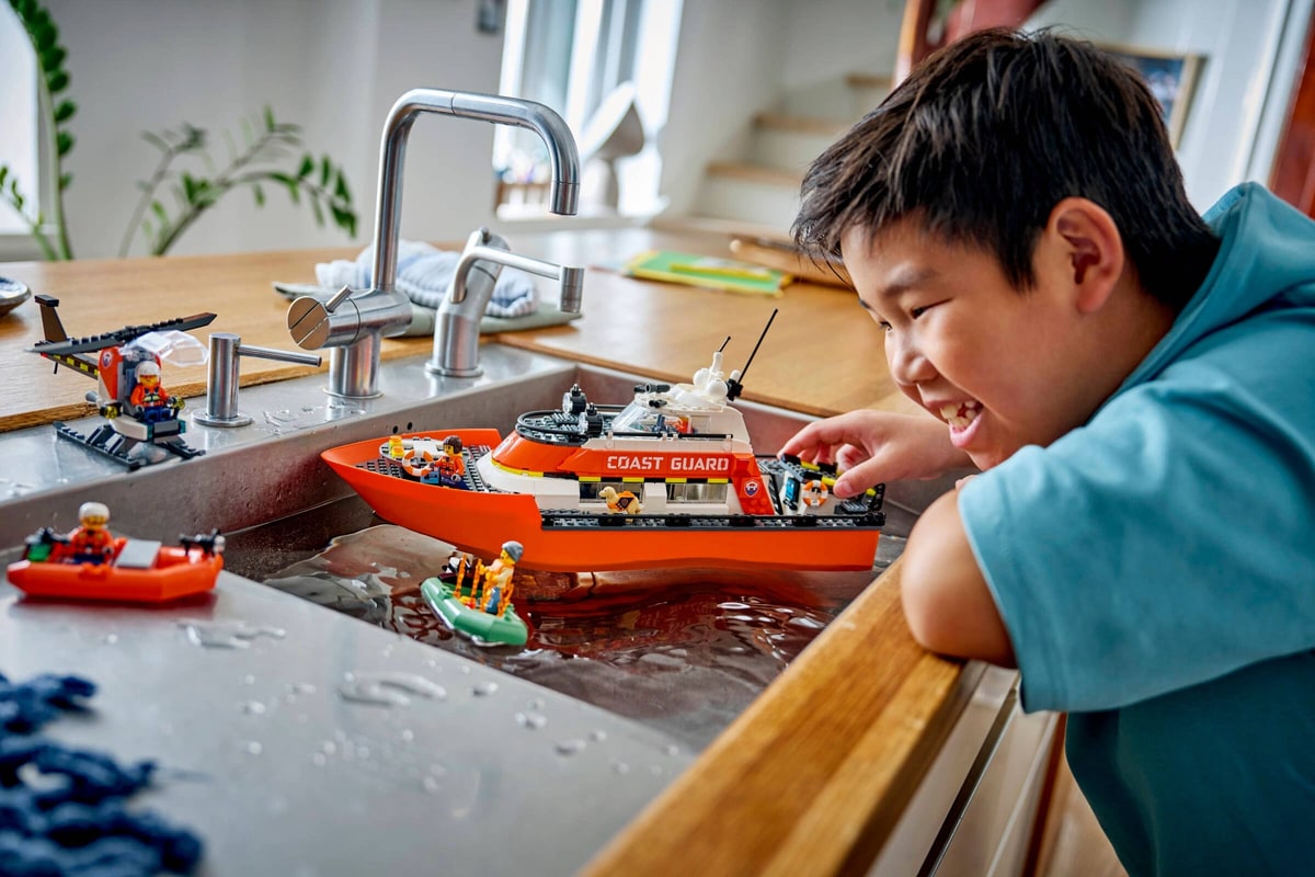 LEGO® 60504 Łódź ratunkowa i helikopter straży przybrzeżnej - zdjęcie 11
