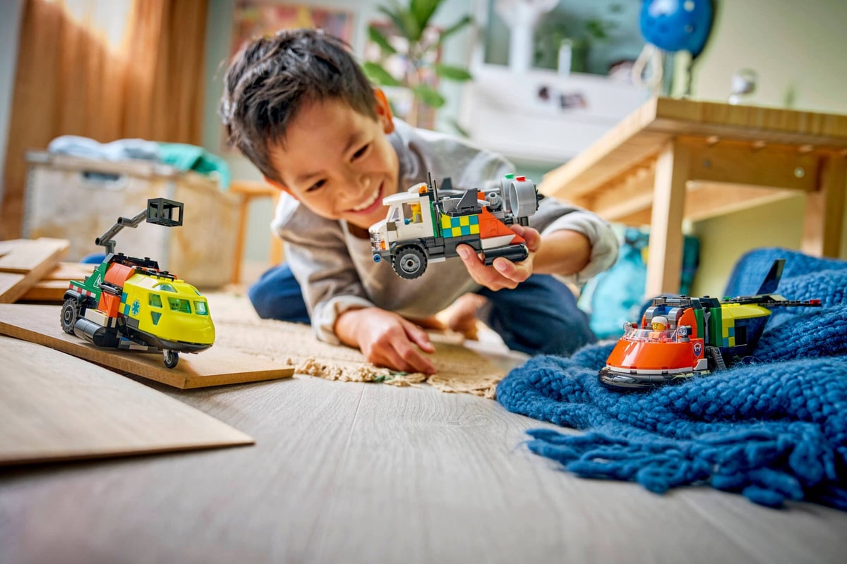 LEGO® 60505 Zestaw z samolotem, ciężarówką serwisową i poduszkowcem - zdjęcie 12