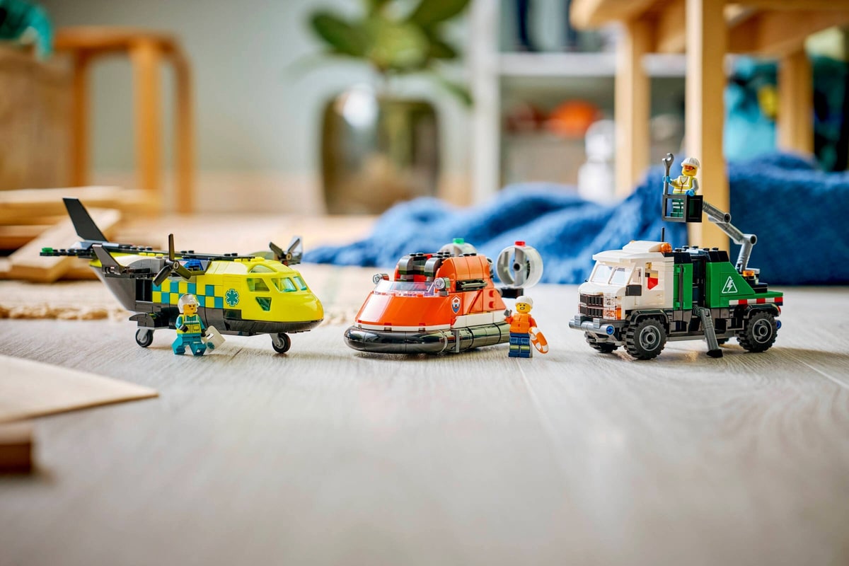 LEGO® 60505 Zestaw z samolotem, ciężarówką serwisową i poduszkowcem - zdjęcie 14