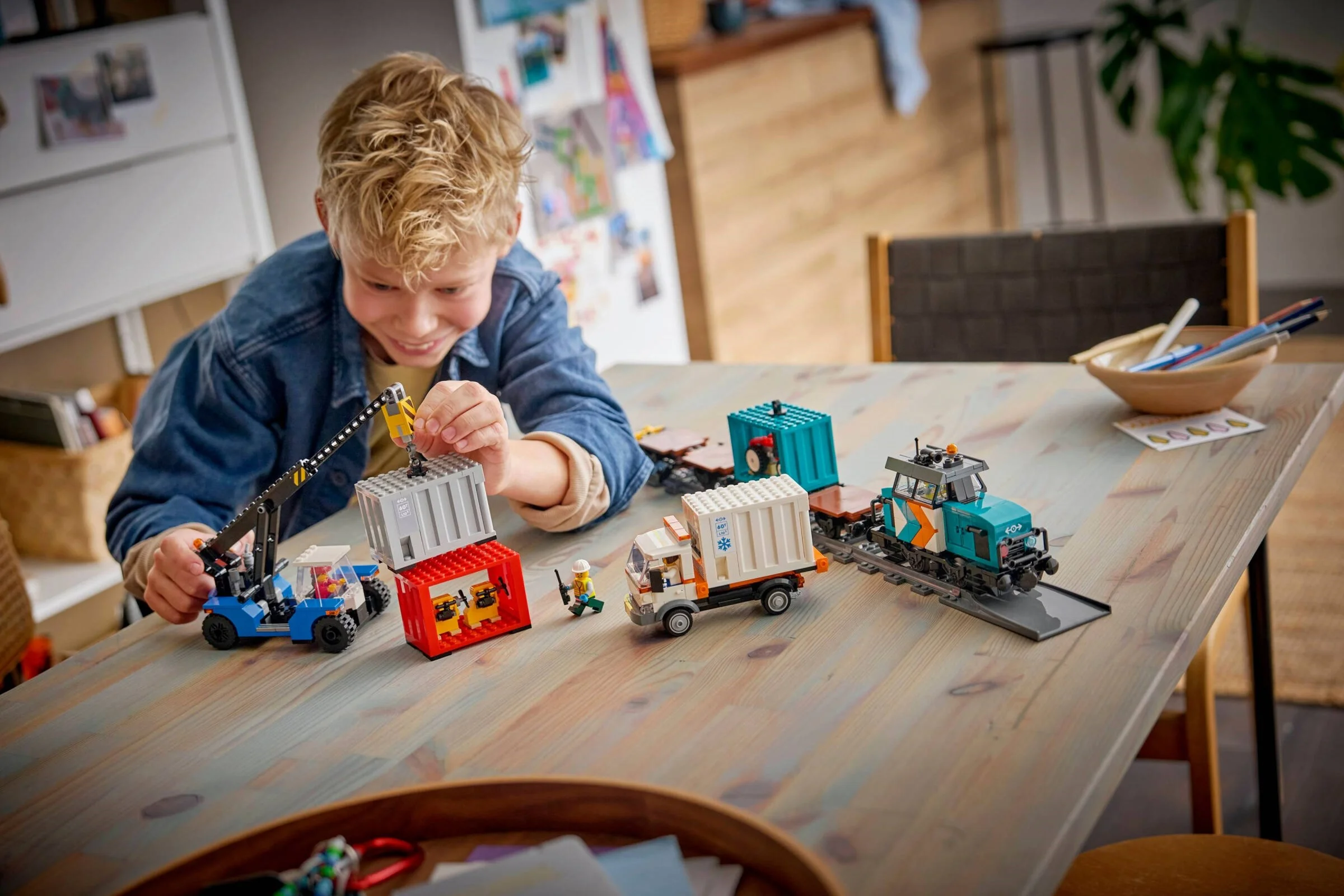 LEGO® 60509 Portowy pociąg towarowy, dźwig i ciężarówka - zdjęcie 9