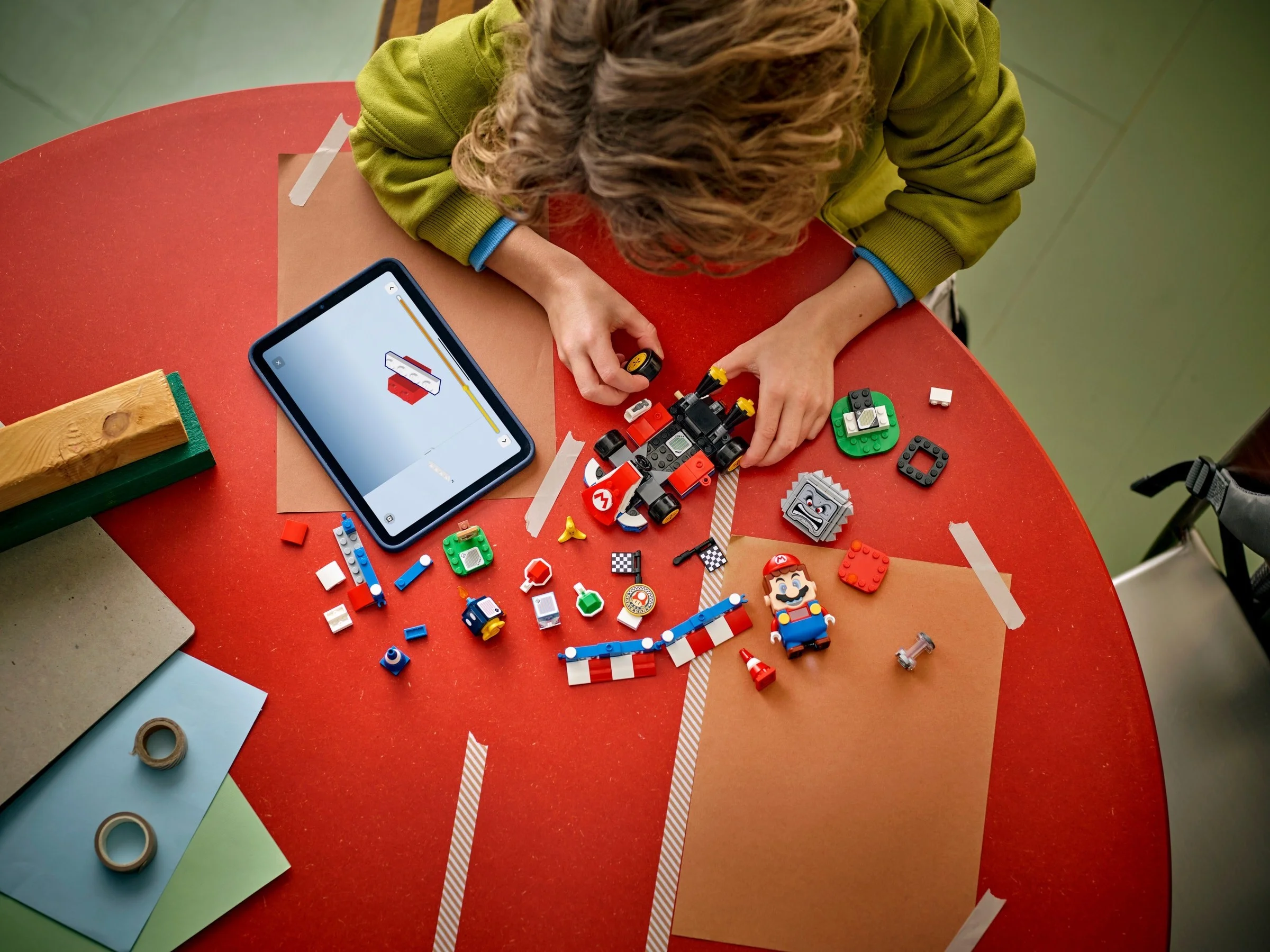 LEGO® 72043 Mario Kart - Interaktywna figurka LEGO Mario i Standard Kart - zdjęcie 3