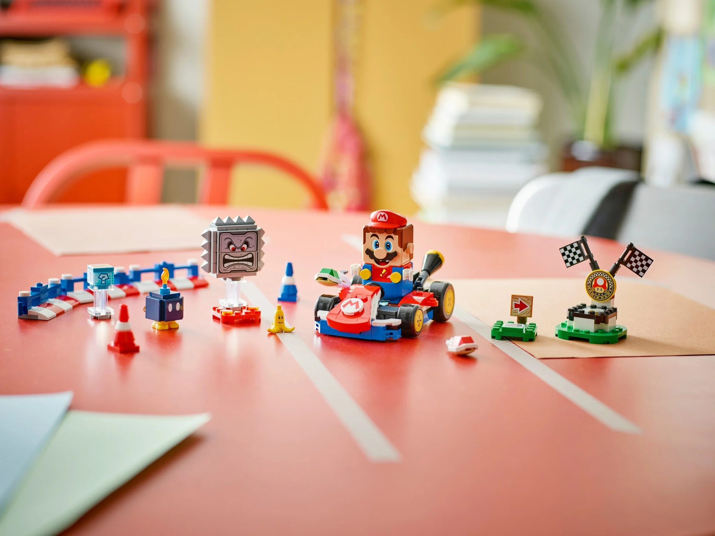 LEGO® 72043 Mario Kart - Interaktywna figurka LEGO Mario i Standard Kart - zdjęcie 7