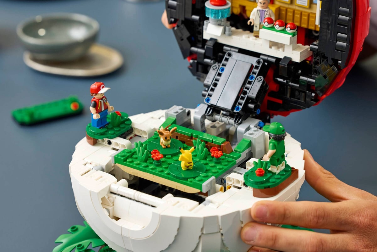 LEGO® 72154 Kultowy Pokéball z Trenerami - zdjęcie 11