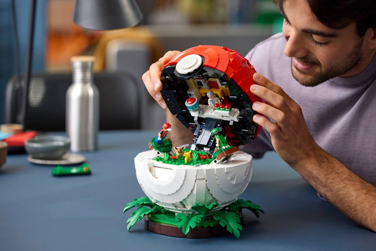 LEGO® 72154 Kultowy Pokéball z Trenerami - zdjęcie 12