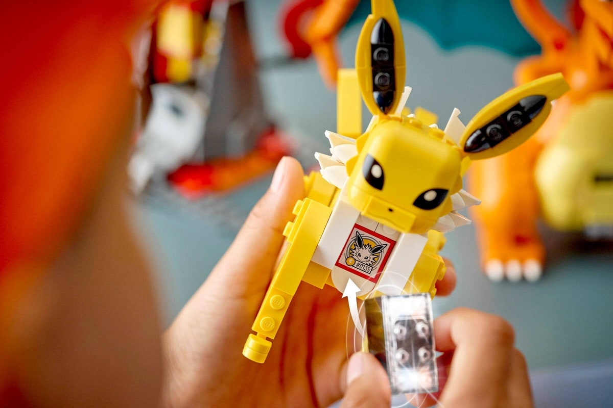 LEGO® 72167 SMART Play: Charizard kontra Jolteon - ostateczna bitwa - zdjęcie 11