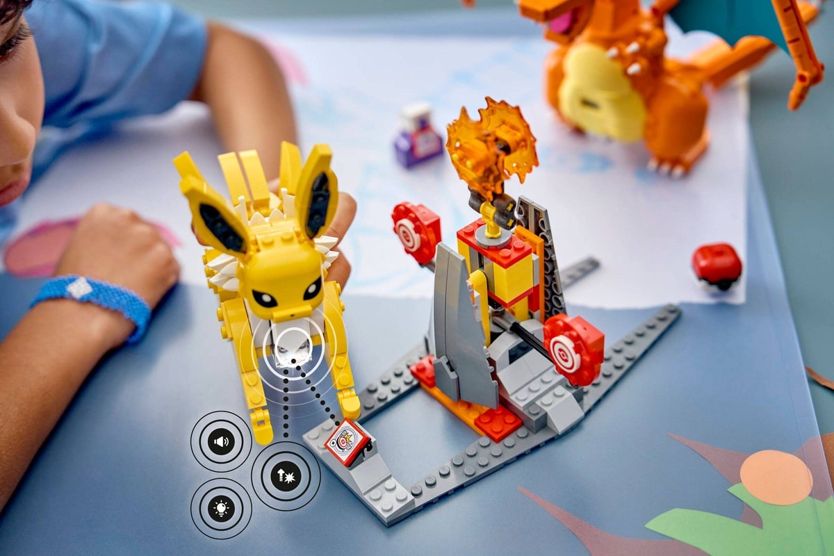LEGO® 72167 SMART Play: Charizard kontra Jolteon - ostateczna bitwa - zdjęcie 6