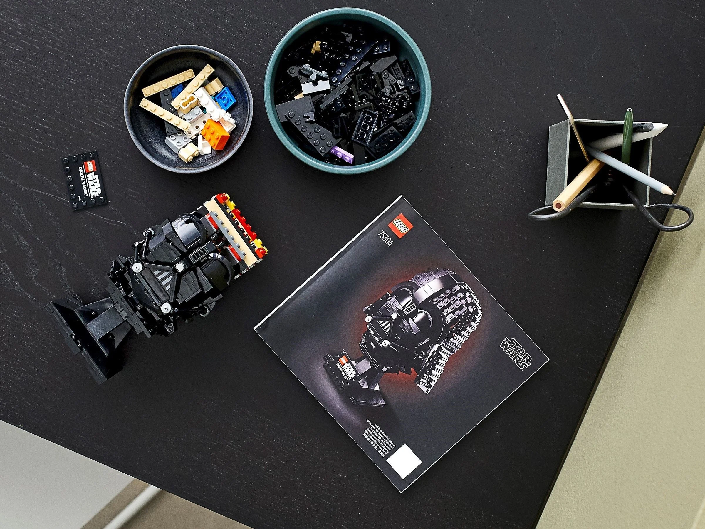 LEGO® 75304 Hełm Dartha Vadera - zdjęcie 17