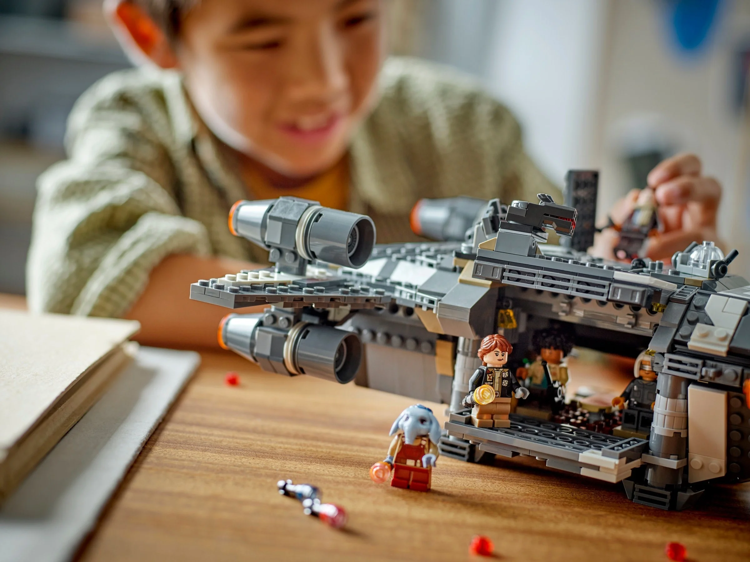 LEGO® 75374 Onyx Cinder - zdjęcie 7