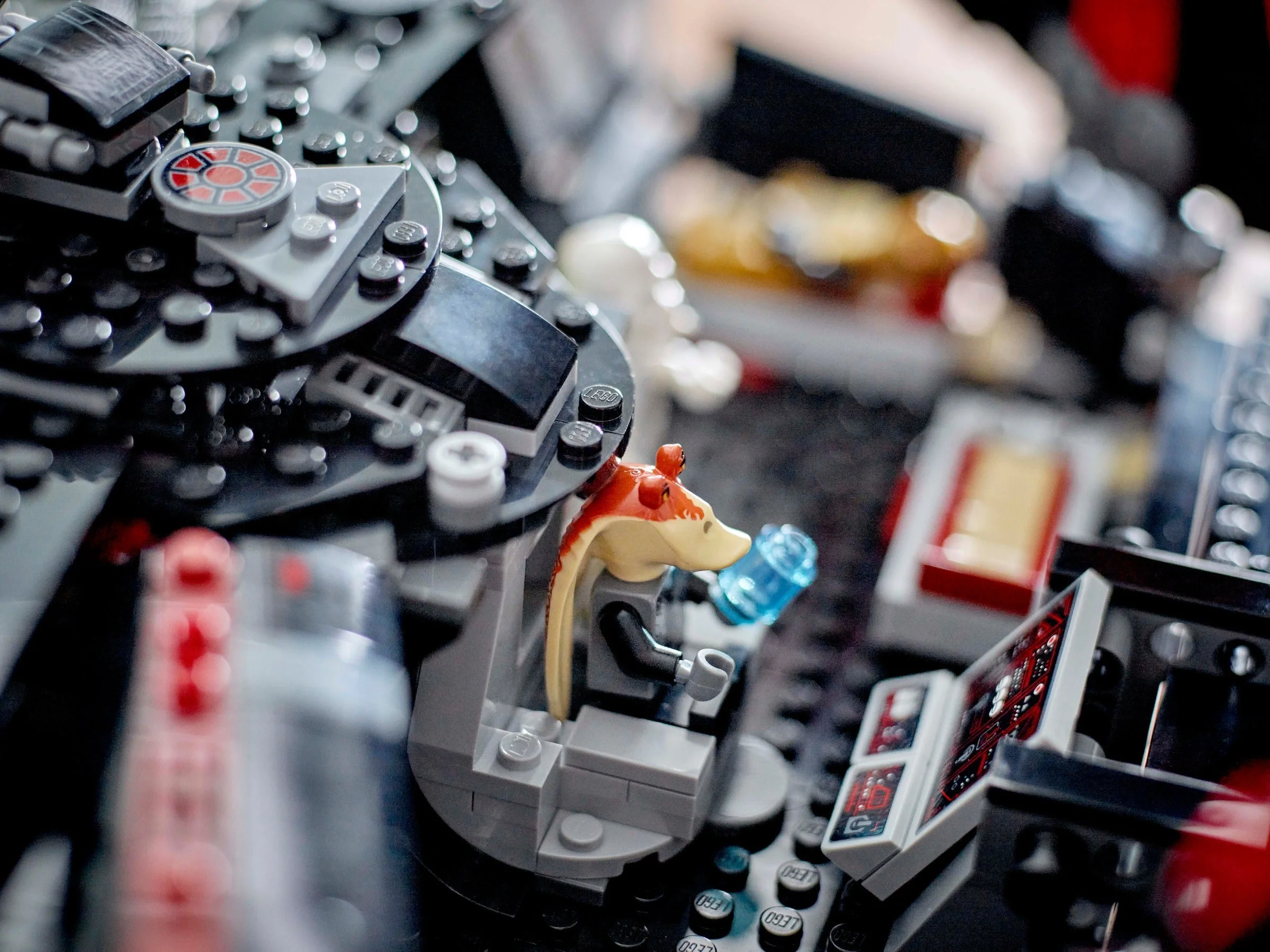 LEGO® 75389 Mroczny Sokół Millennium - zdjęcie 20