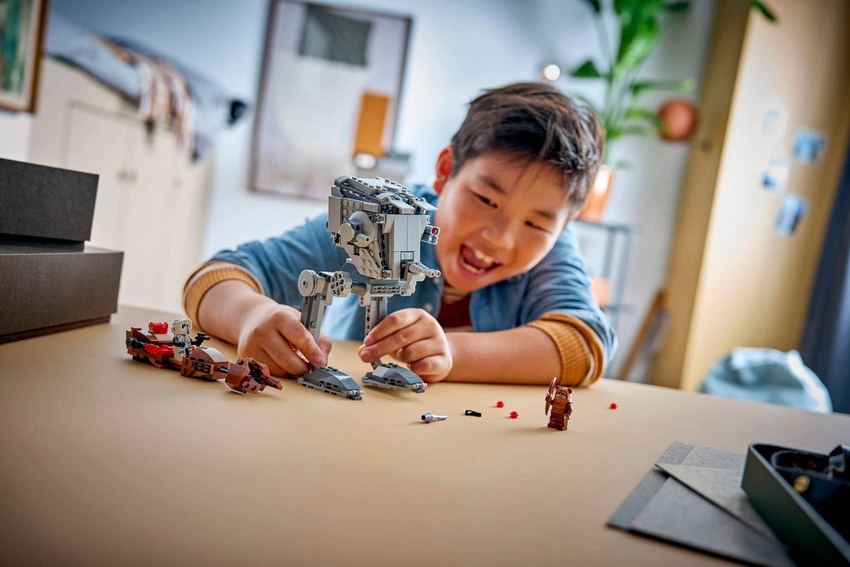 LEGO® 75424 SMART Play: Atak AT-ST na Endor - zdjęcie 14
