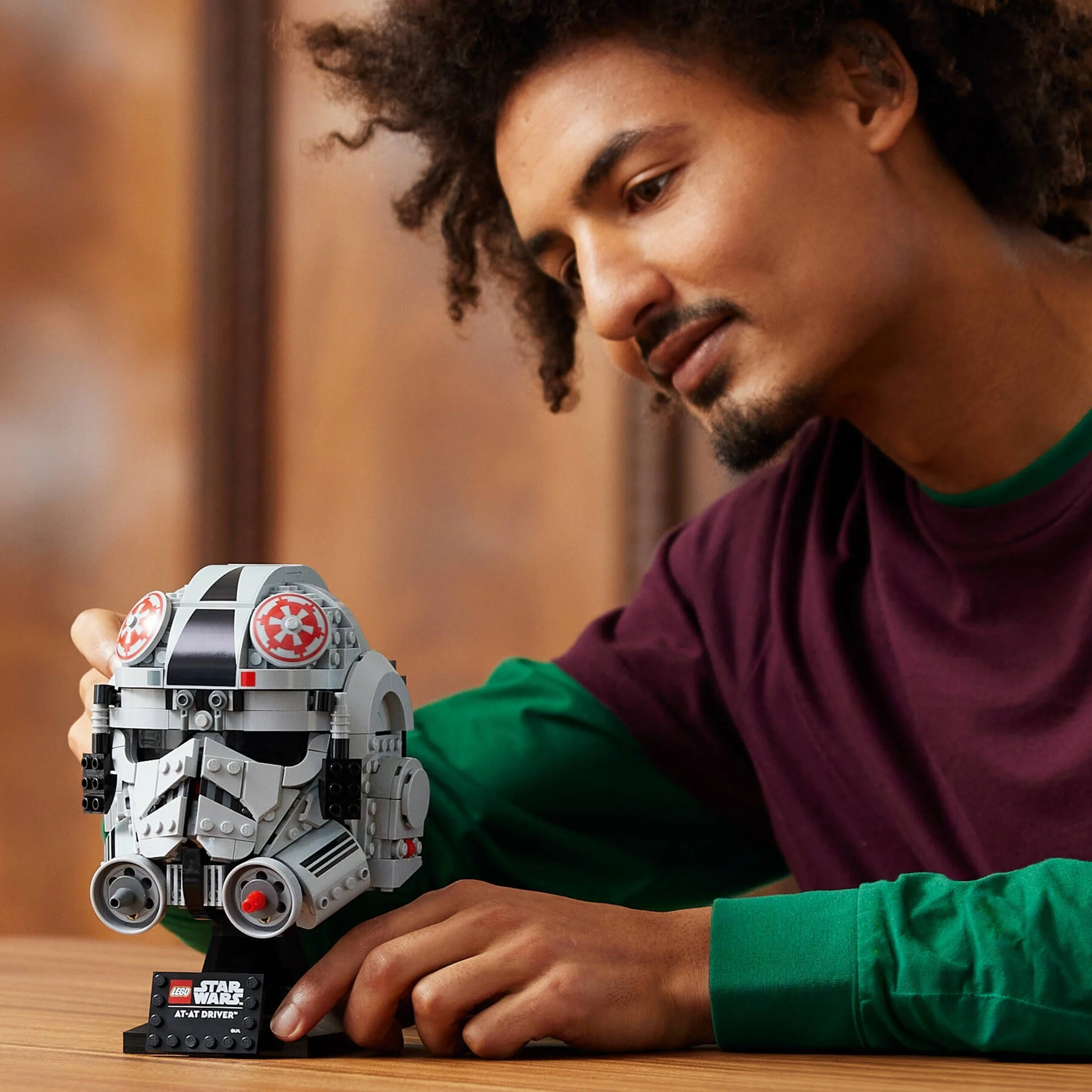 LEGO® 75429 Hełm operatora AT-AT - zdjęcie 4