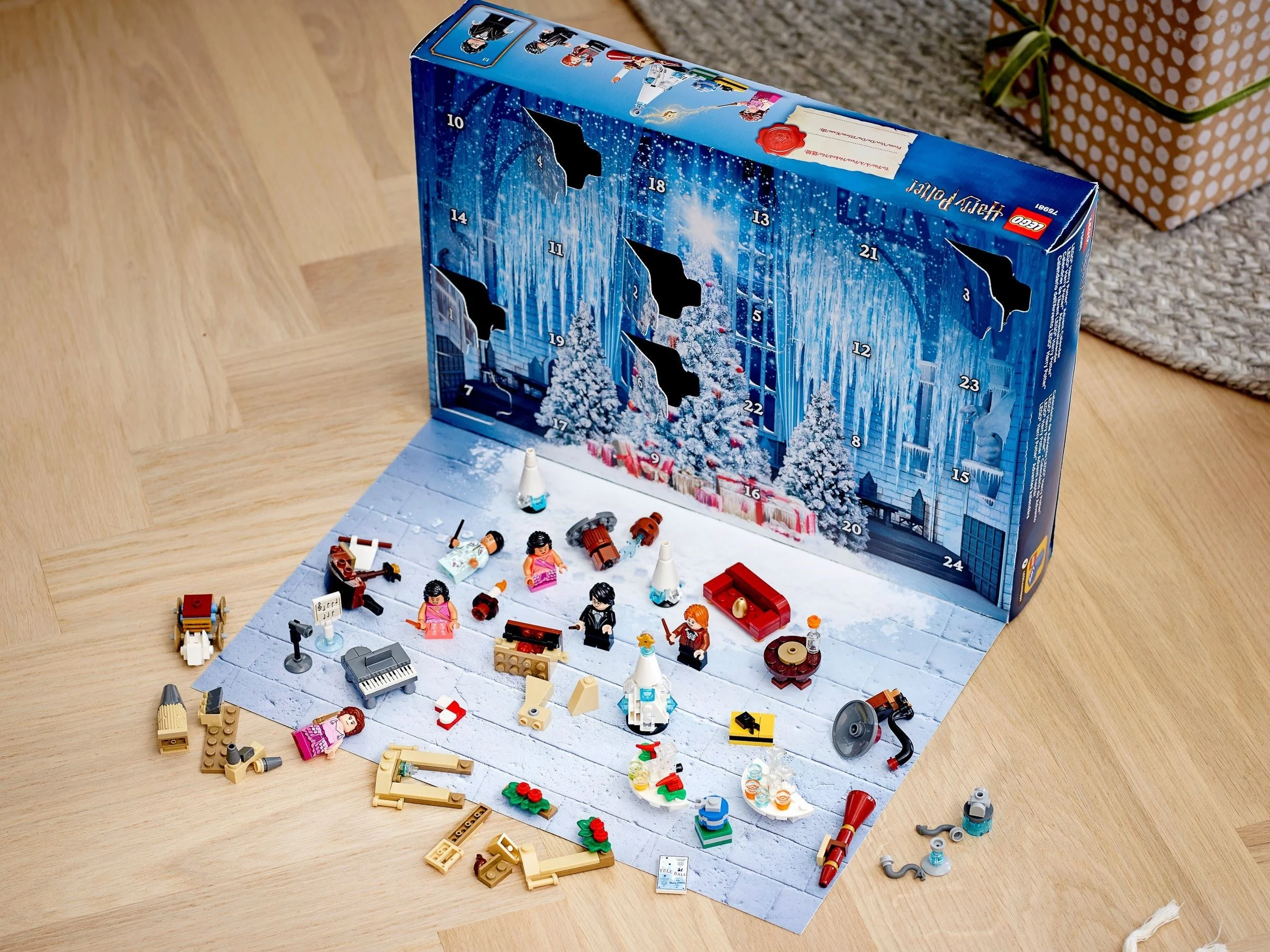 LEGO® 75981 Harry Potter Kalendarz adwentowy 2020 - zdjęcie 11