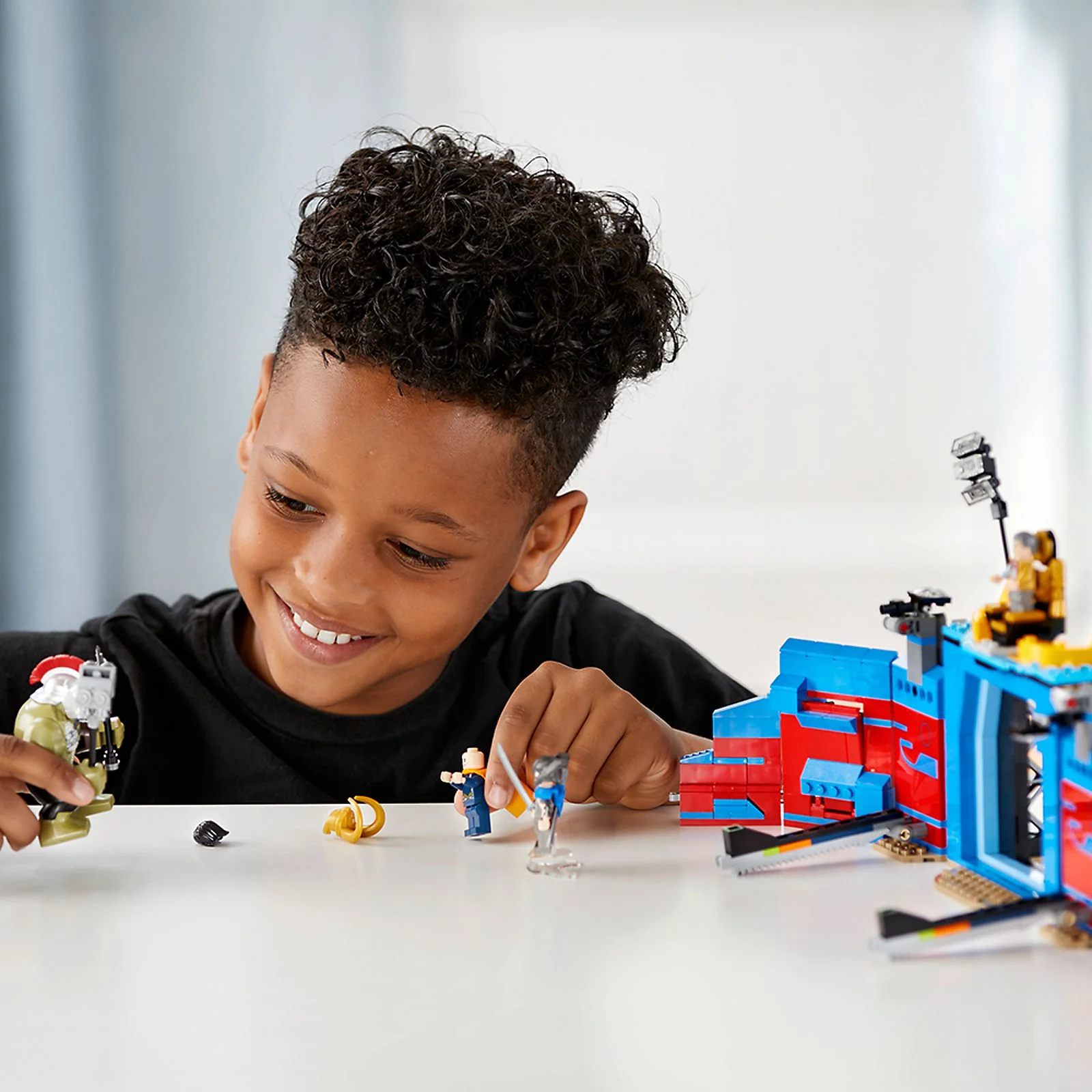 LEGO® 76088 Thor kontra Hulk: starcie na arenie - zdjęcie 6