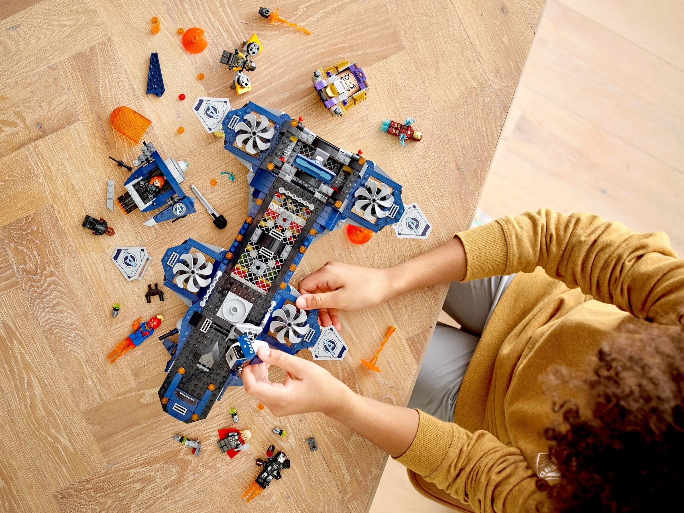 LEGO® 76153 @@@ Lotniskowiec Avengers @@@ Helicarrier - zdjęcie 3