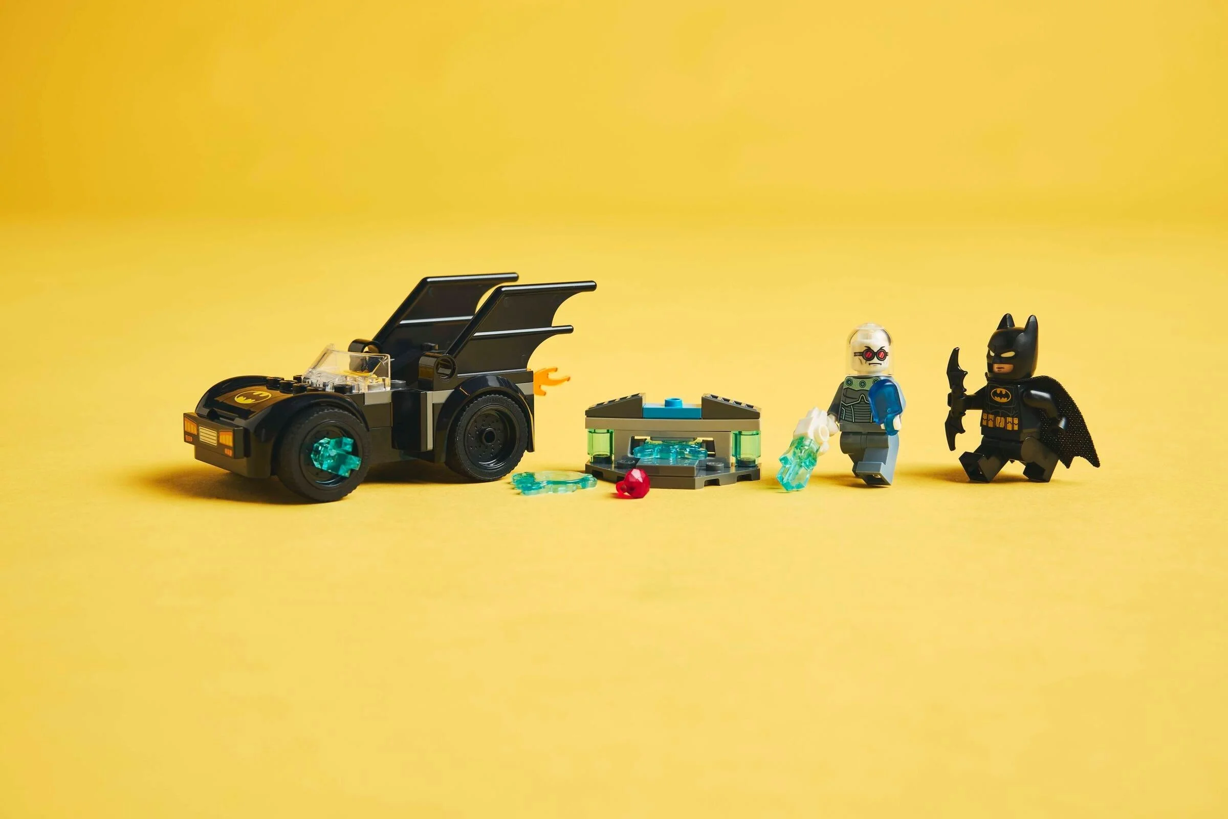 LEGO® 76301 Batman™ i Batmobil kontra Mr. Freeze™ - zdjęcie 6