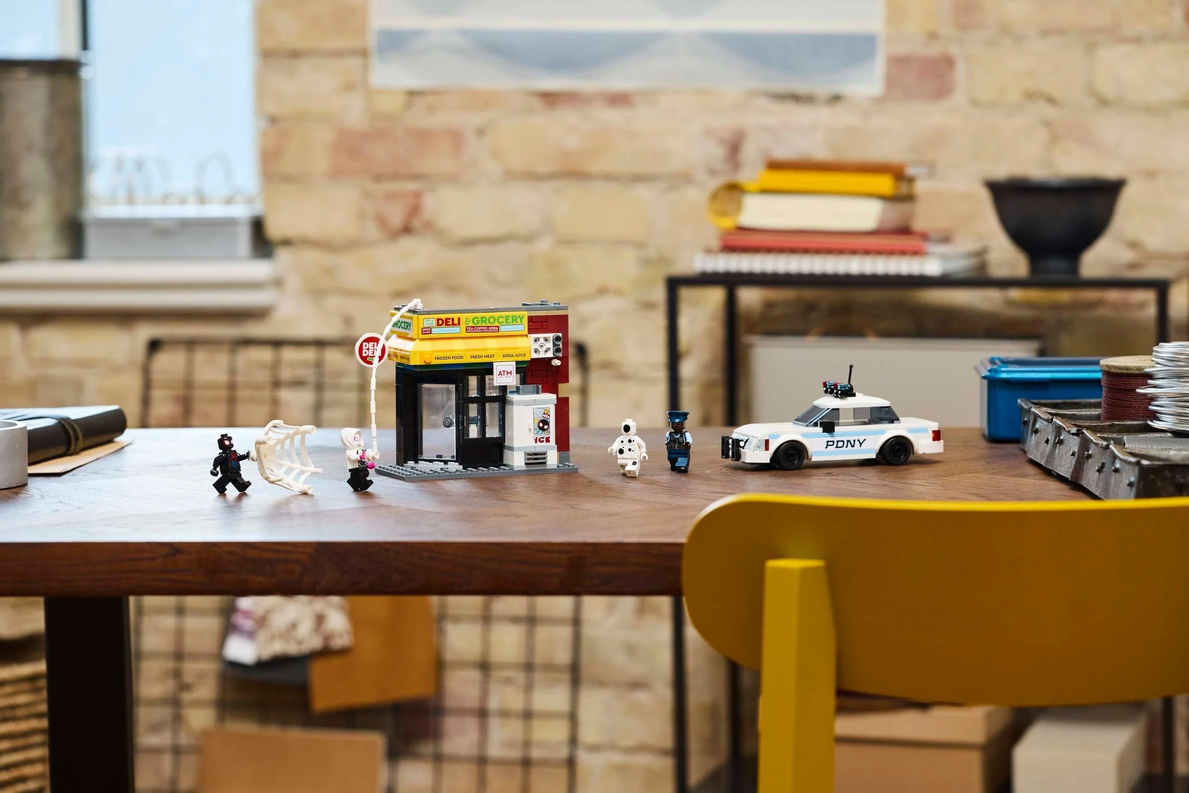 LEGO® 76311 Multiwersum: Miles Morales kontra Spot - zdjęcie 7