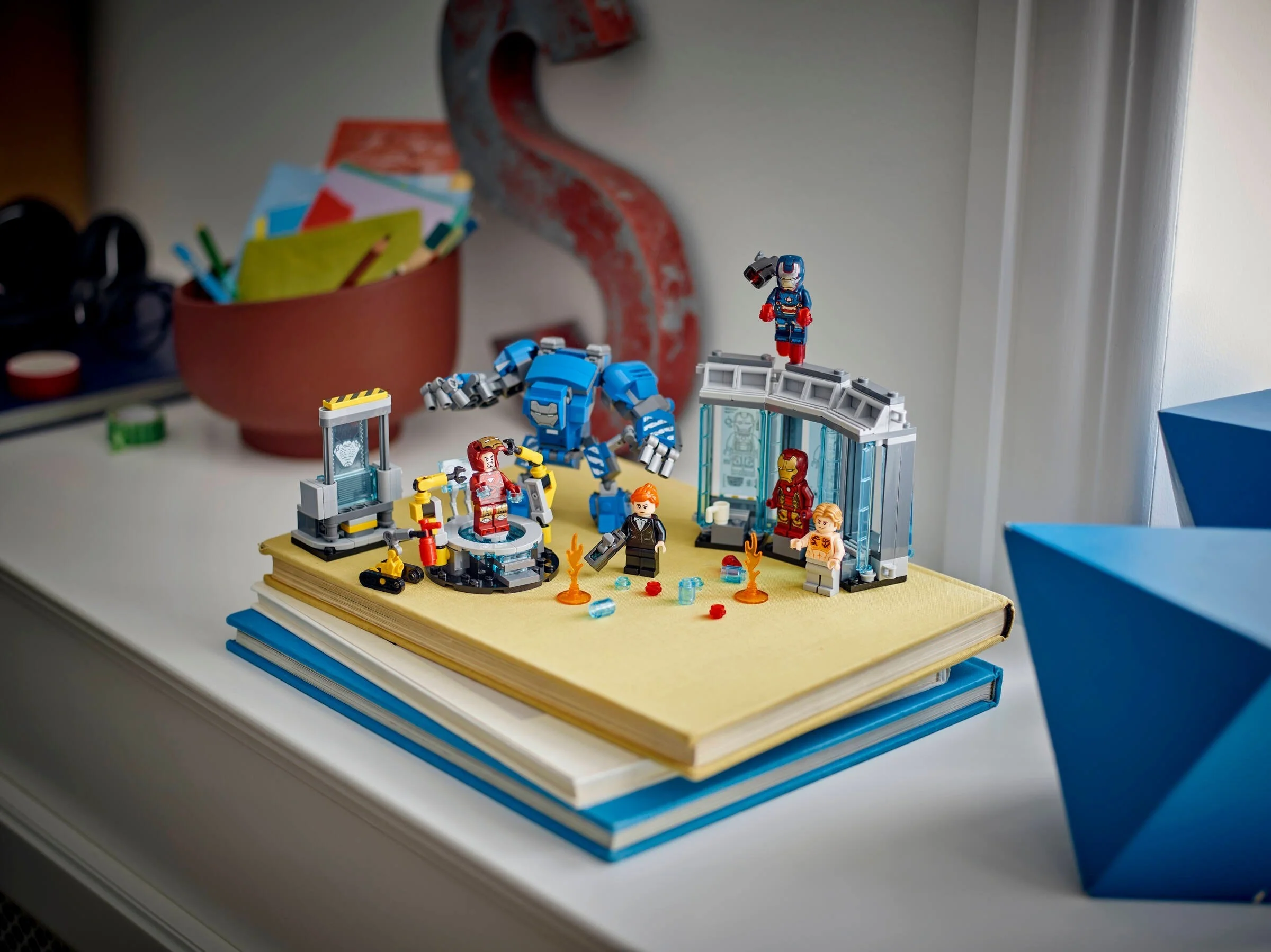 LEGO® 76315 Laboratorium Iron Mana: Zbrojownia - zdjęcie 8