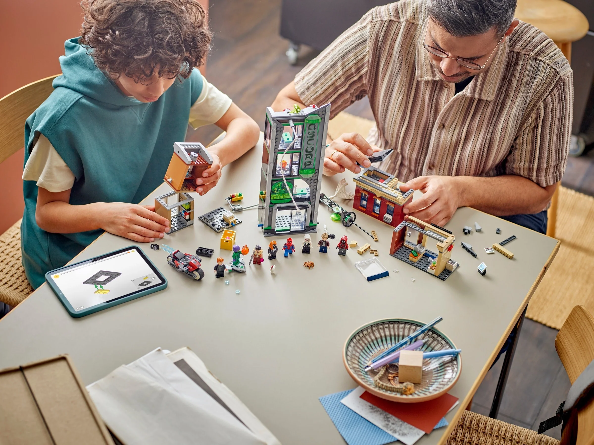 LEGO® 76324 Spider-Man i Oscorp - zdjęcie 3