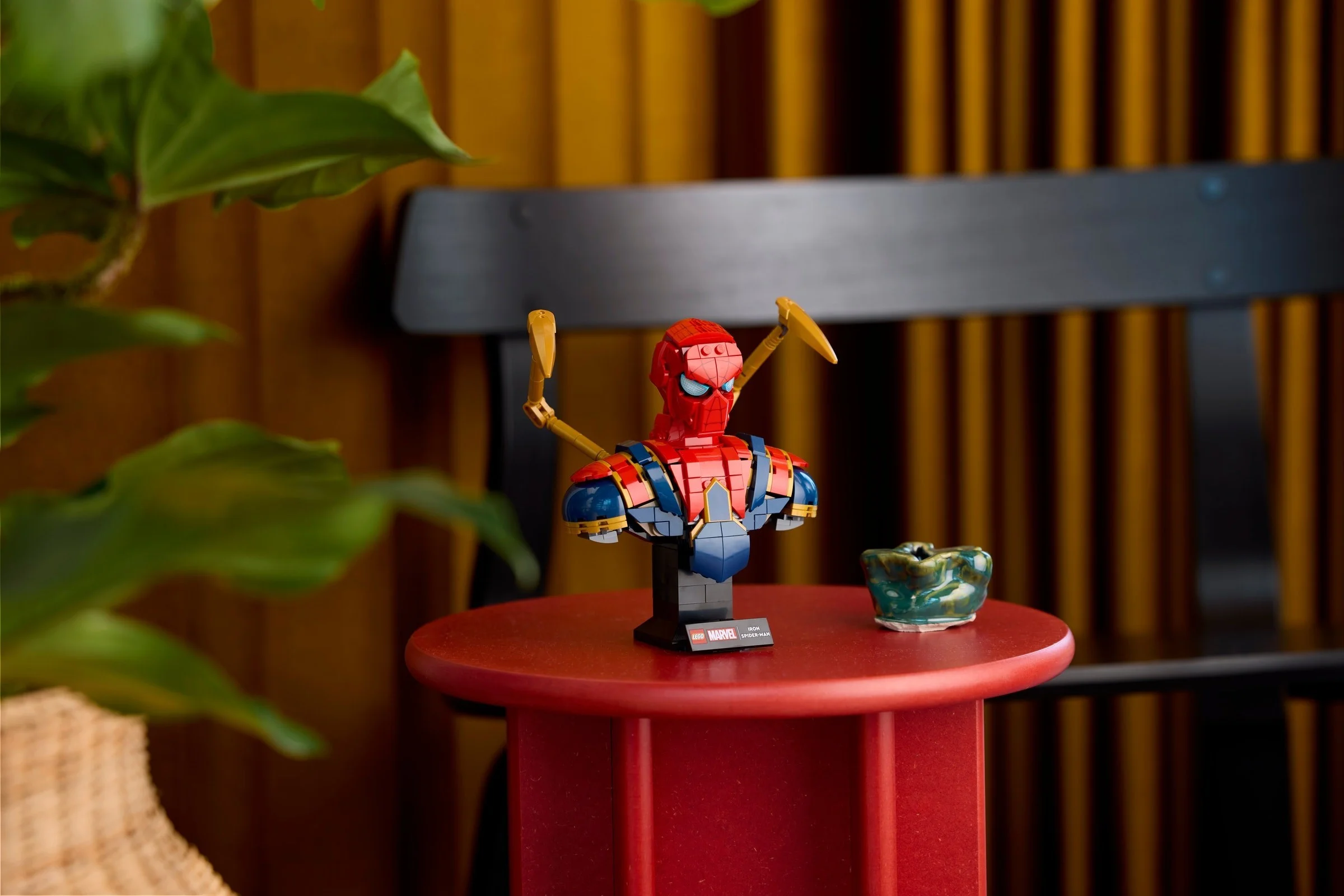 LEGO® 76326 Popiersie Iron Spider-Mana - zdjęcie 13