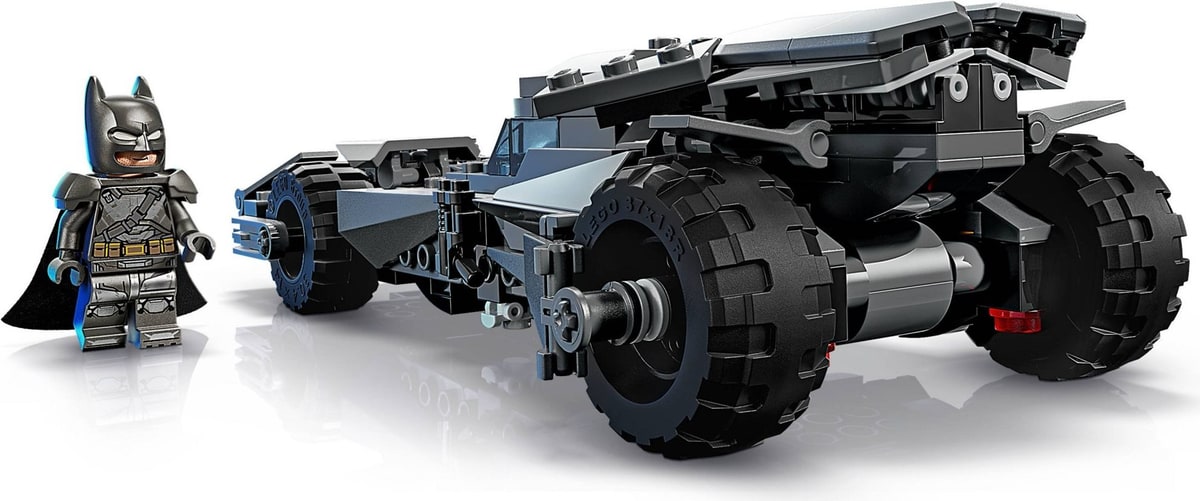 LEGO® 76331 Batmobil z filmu Batman v Superman - zdjęcie 13
