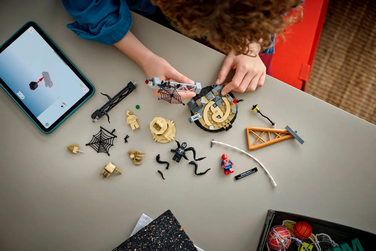 LEGO® 76334 Epicka bitwa: Spider-Man kontra Sandman - zdjęcie 2