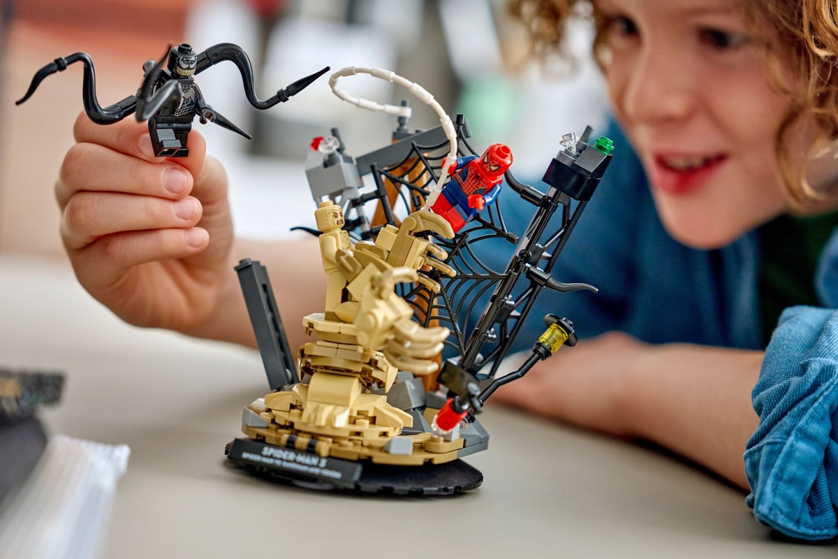 LEGO® 76334 Epicka bitwa: Spider-Man kontra Sandman - zdjęcie 17