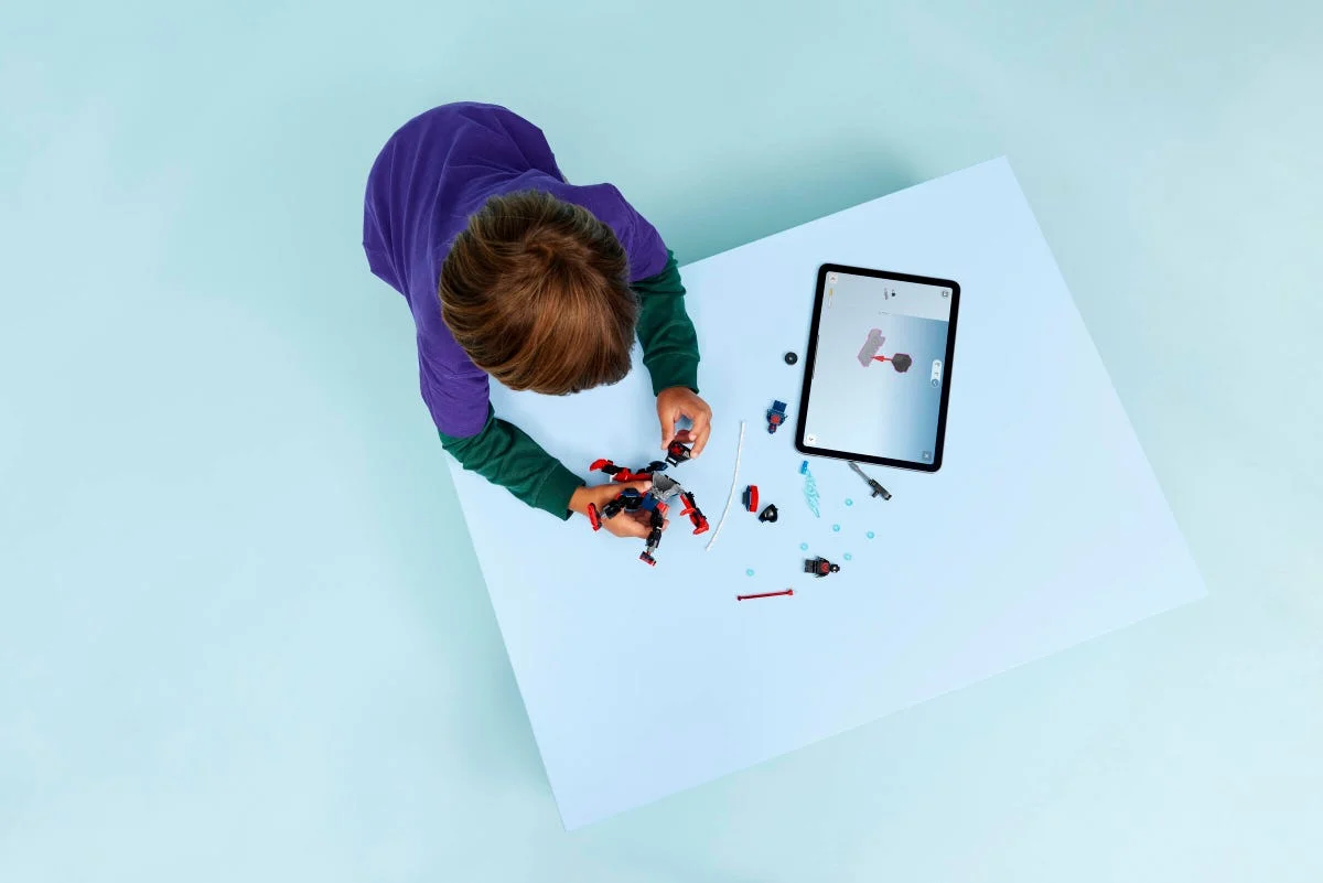 LEGO® 76337 Super Heroes Miles Morales Kontra Spider-man 2099 - zdjęcie 6