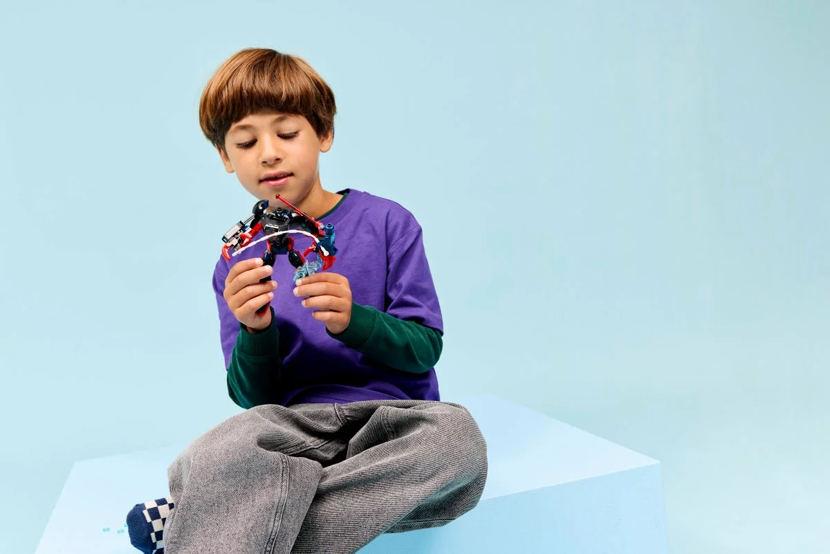 LEGO® 76337 Super Heroes Miles Morales Kontra Spider-man 2099 - zdjęcie 10