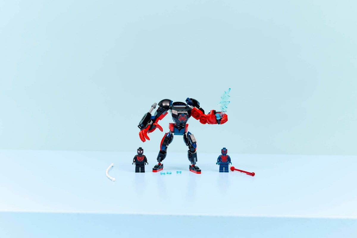 LEGO® 76337 Miles Morales kontra Spider-Man 2099 - zdjęcie 14