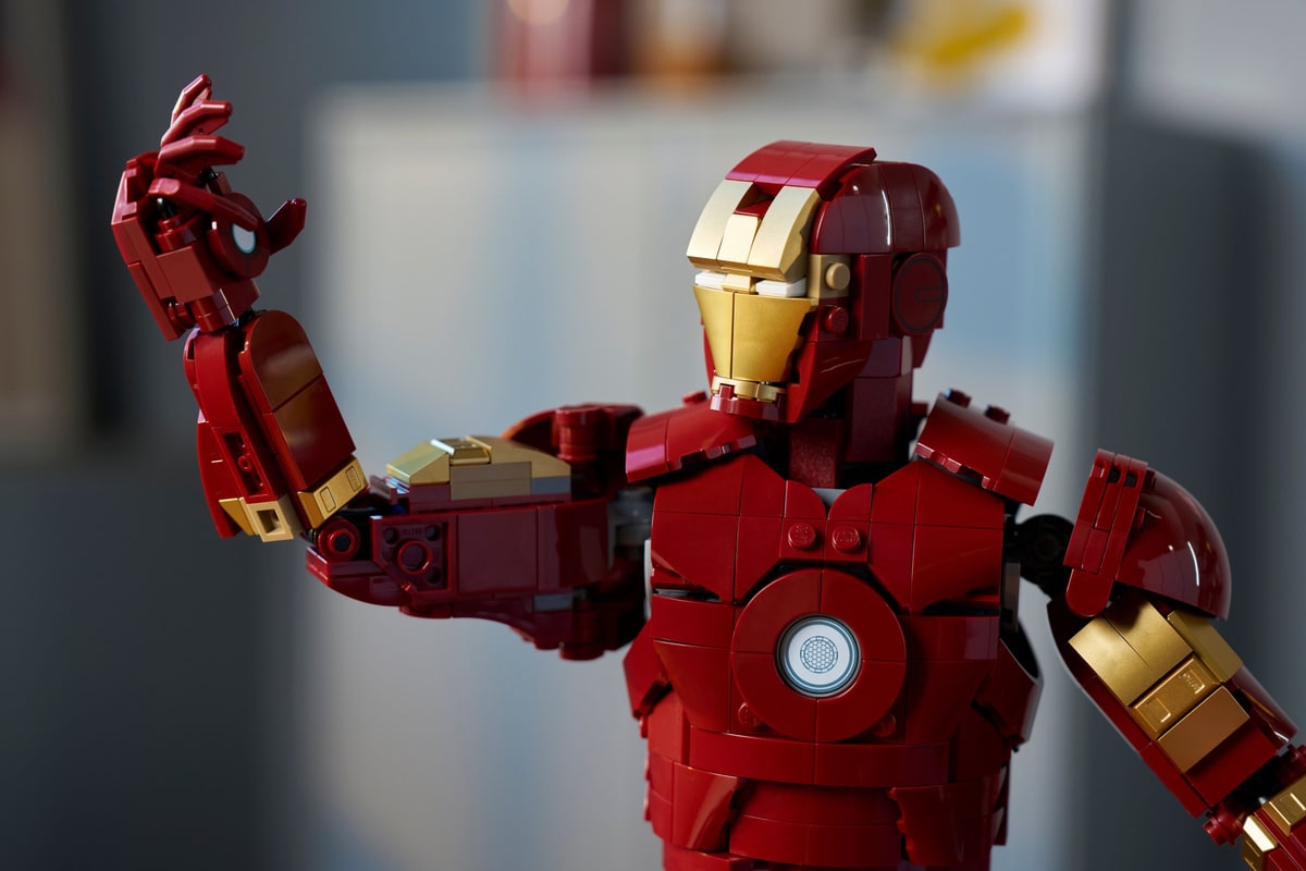 LEGO® 76344 Iron Man Mark 3 - edycja kolekcjonerska - zdjęcie 12