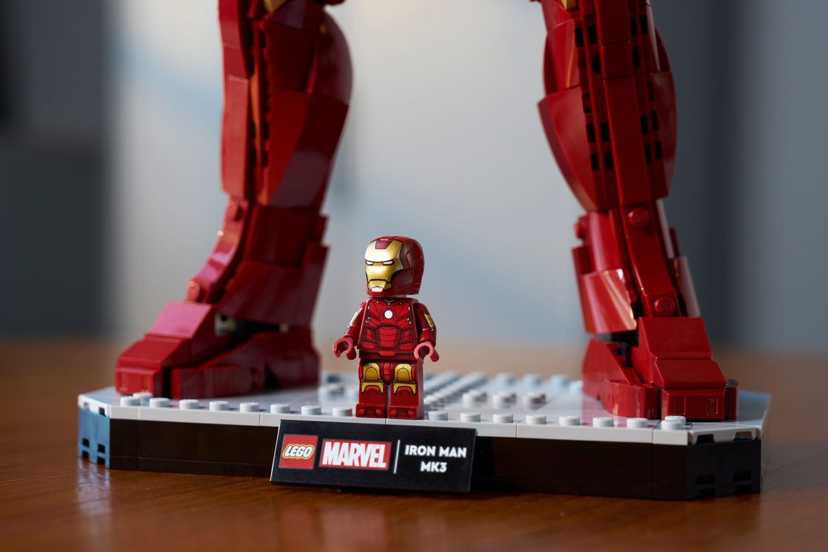 LEGO® 76344 Iron Man Mark 3 - edycja kolekcjonerska - zdjęcie 18