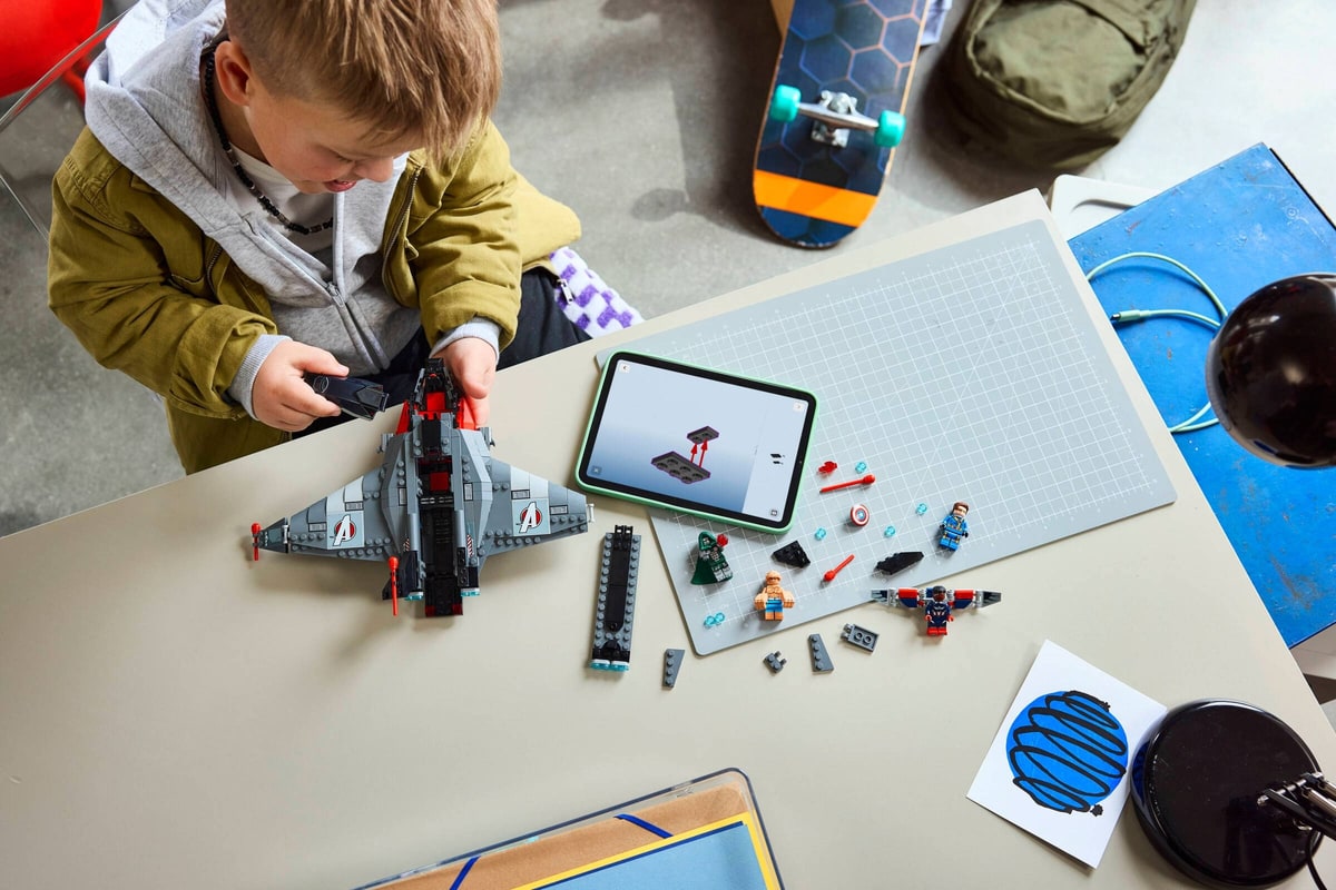 LEGO® 76347 Avengers: Doomsday Quinjet - zdjęcie 5