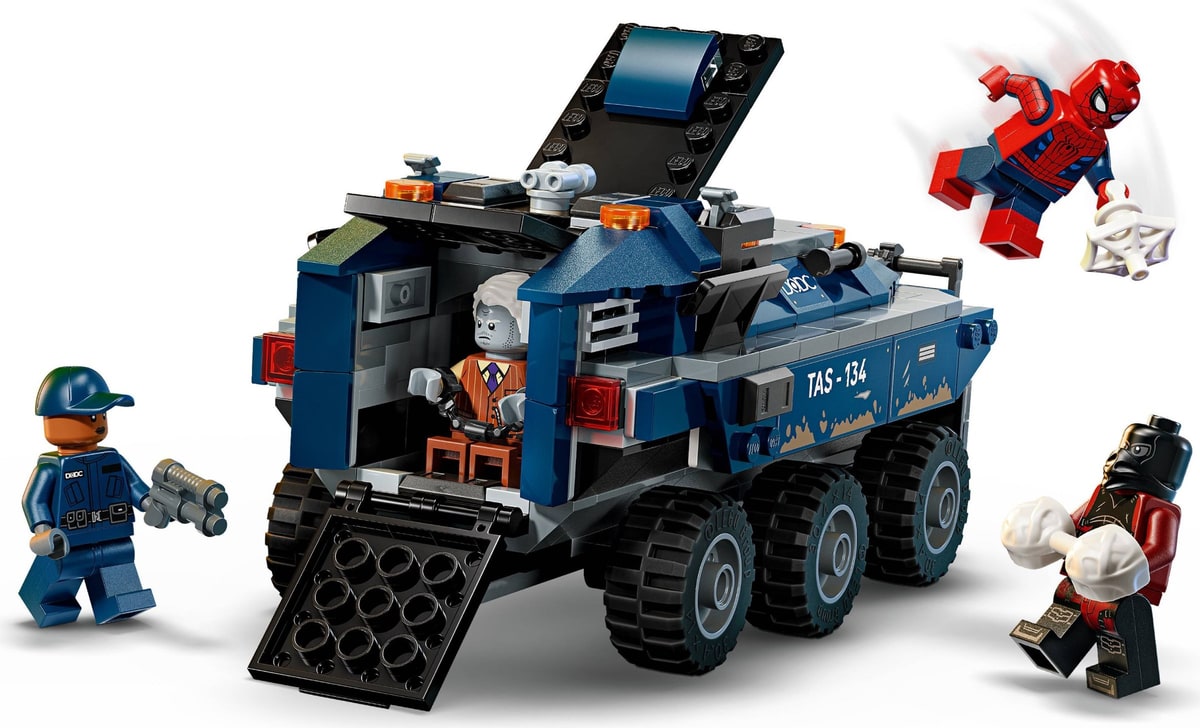 LEGO® 76349 Pościg Spider-Mana za więźniarką - zdjęcie 17