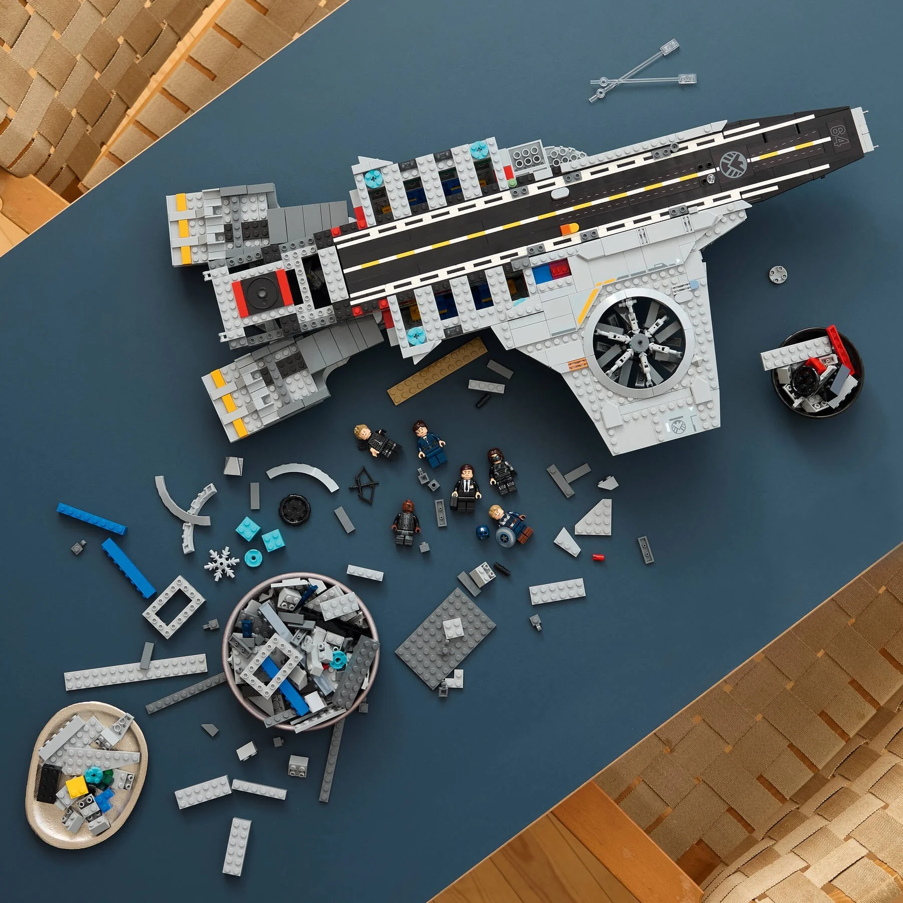 LEGO® 76354 S.H.I.E.L.D. Helicarrier - zdjęcie 13