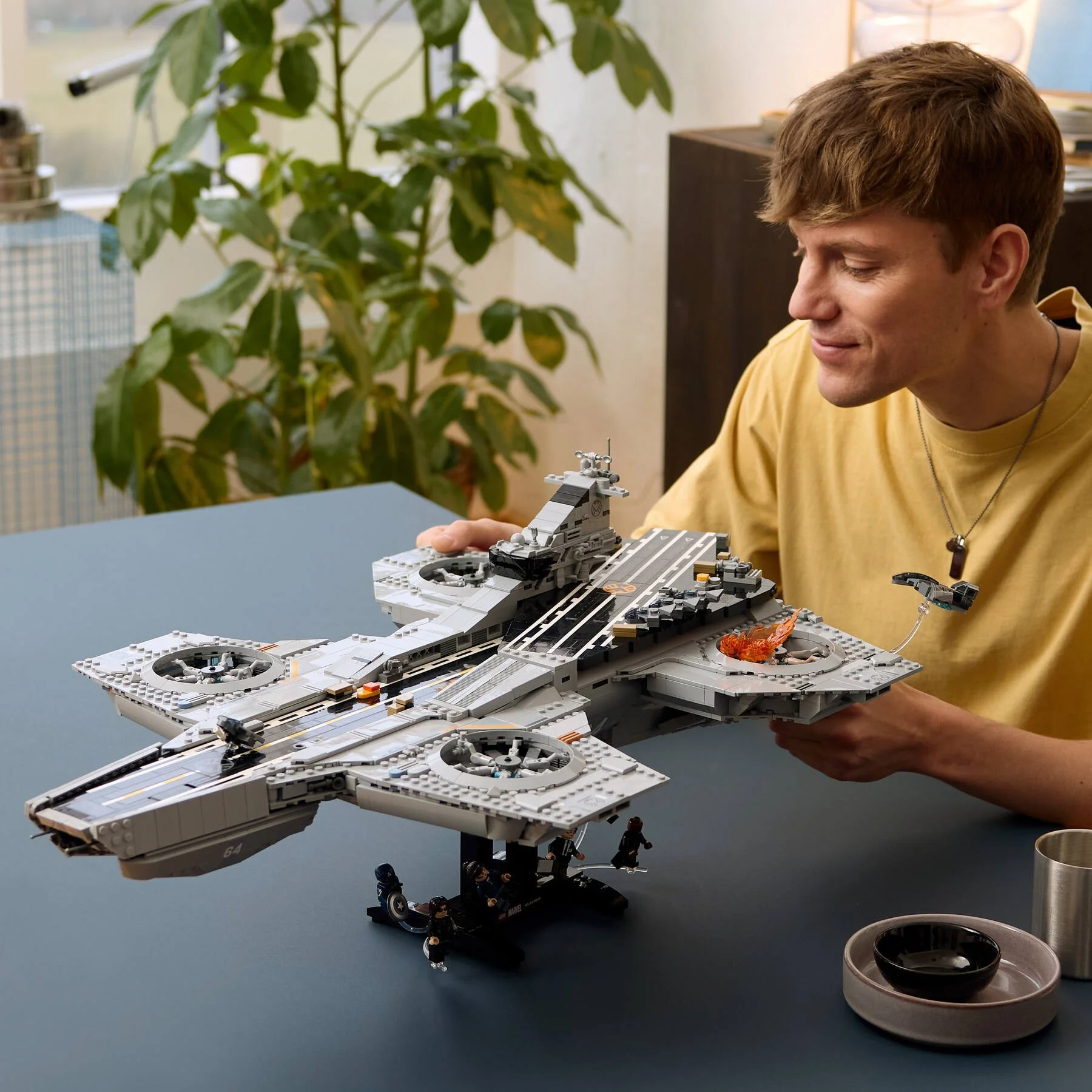 LEGO® 76354 S.H.I.E.L.D. Helicarrier - zdjęcie 14