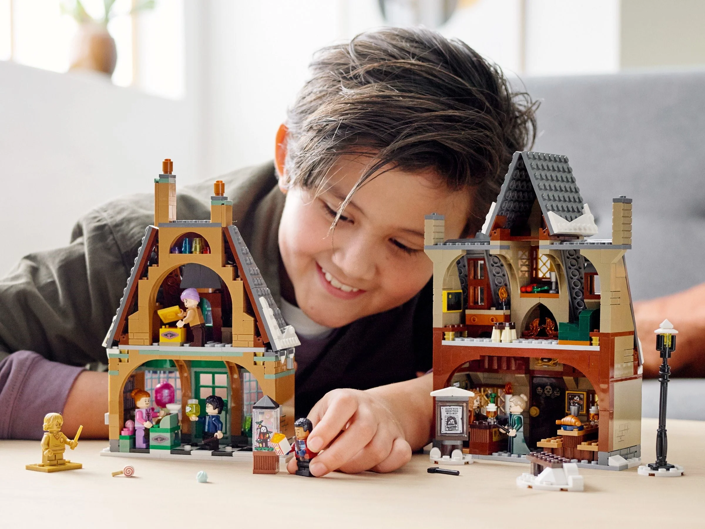 LEGO® 76388 Wizyta w wiosce Hogsmeade™ - zdjęcie 9