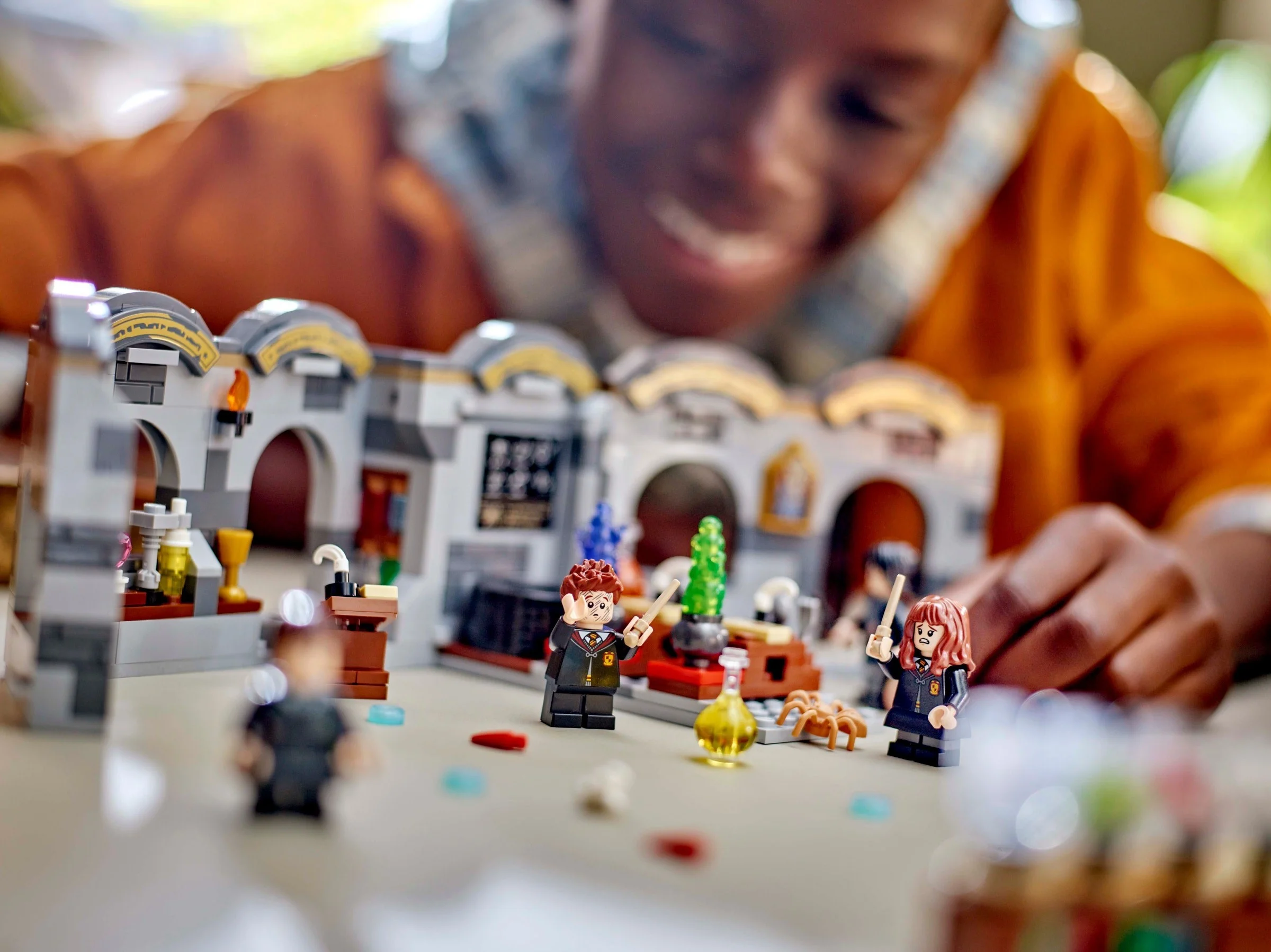 LEGO® 76431 Zamek Hogwart™: Zajęcia z eliksirów - zdjęcie 9