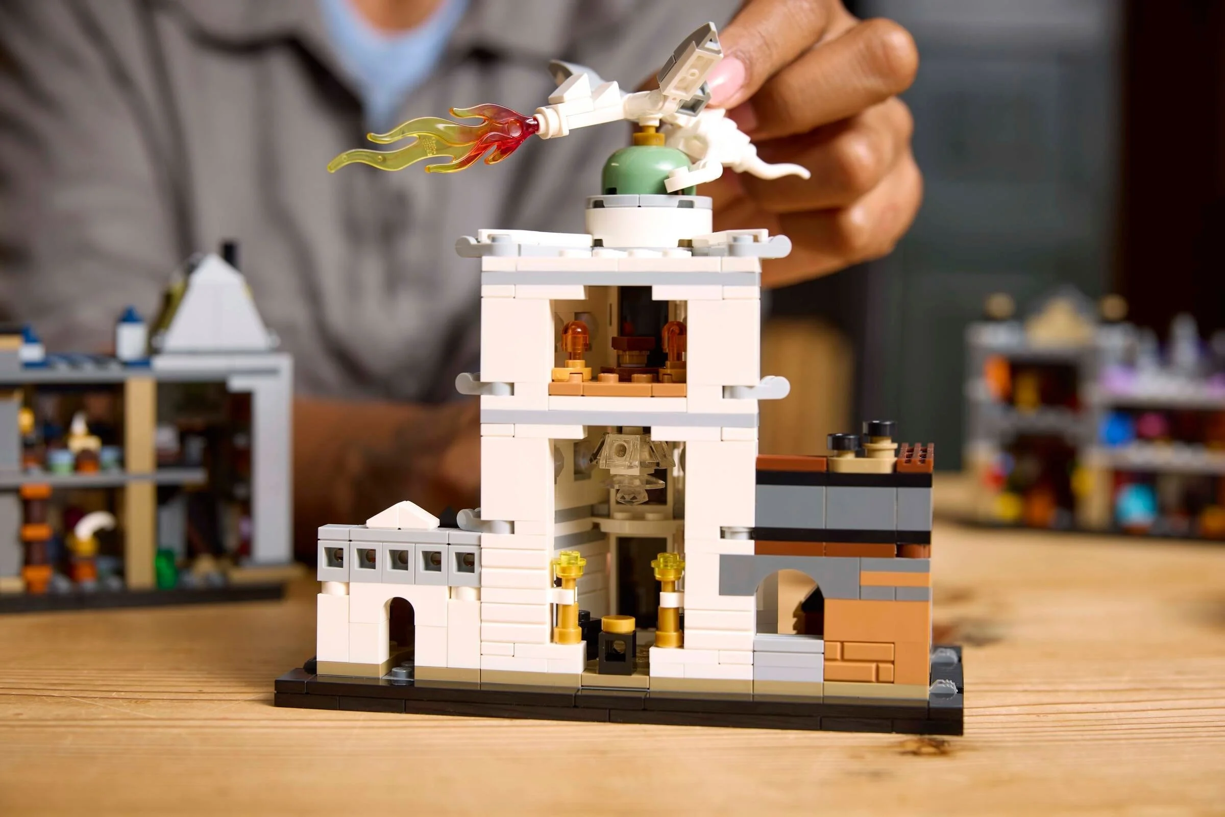 LEGO® 76444 Magiczne sklepy na Ulicy Pokątnej - zdjęcie 11