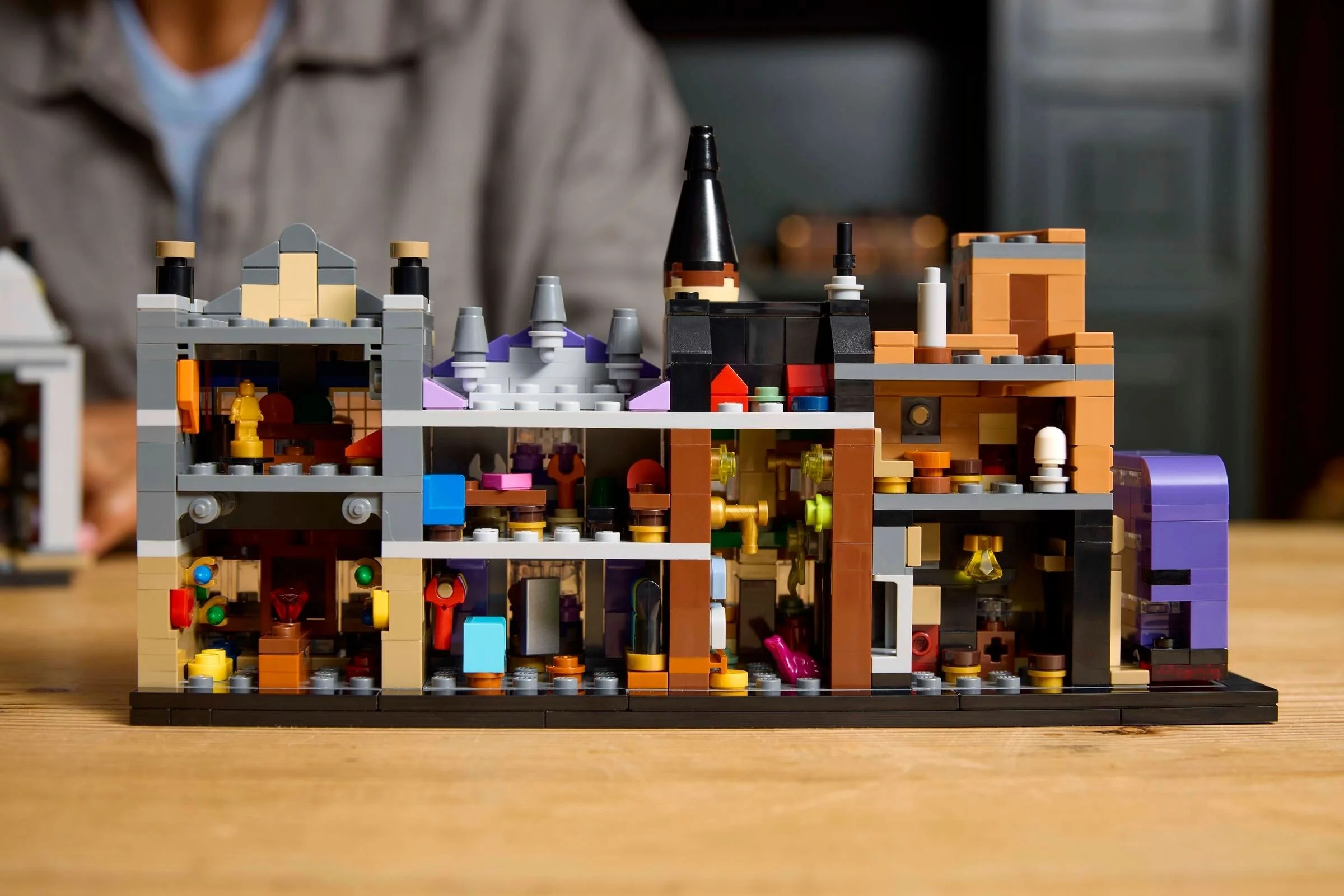 LEGO® 76444 Magiczne sklepy na Ulicy Pokątnej - zdjęcie 12