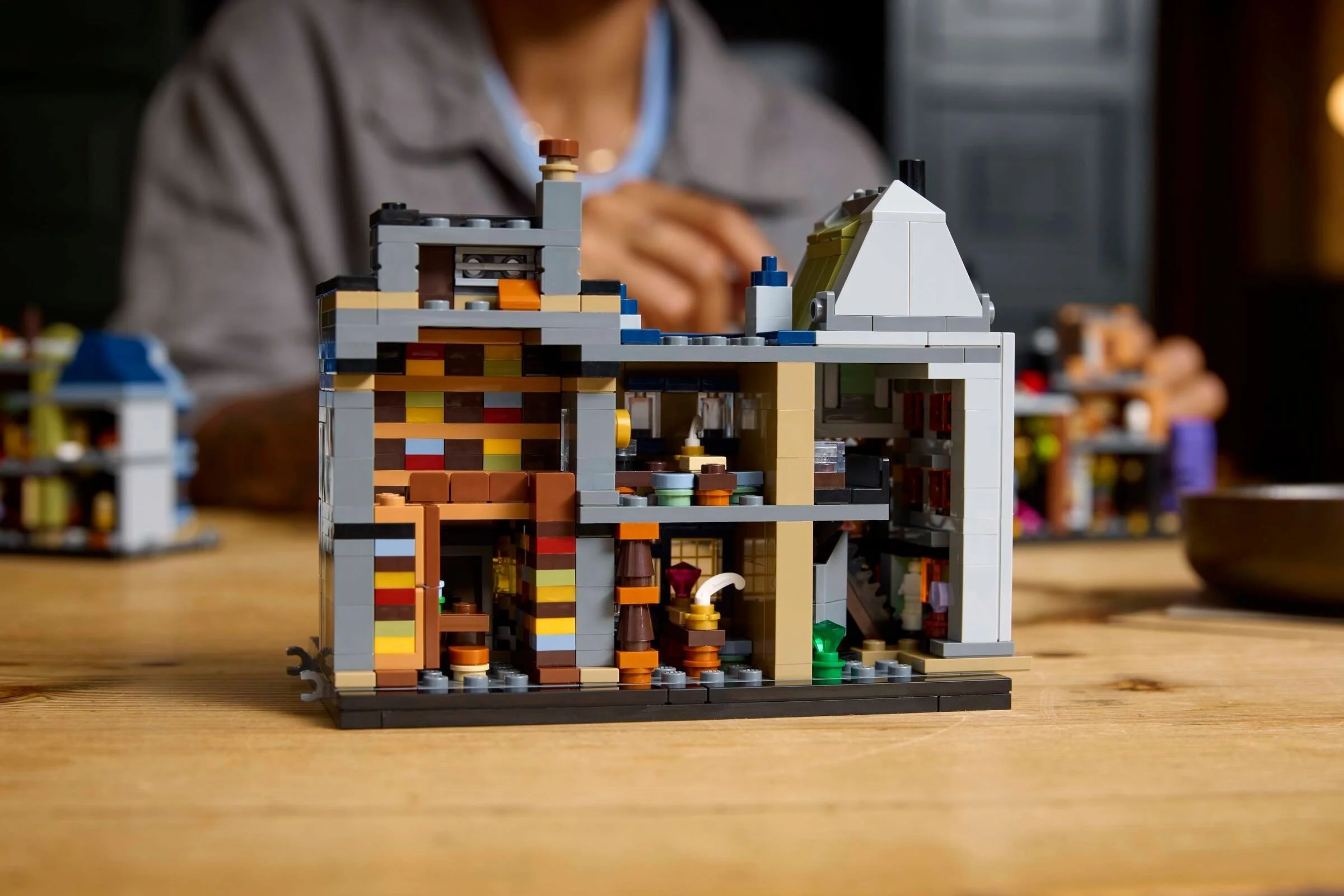 LEGO® 76444 Magiczne sklepy na Ulicy Pokątnej - zdjęcie 15