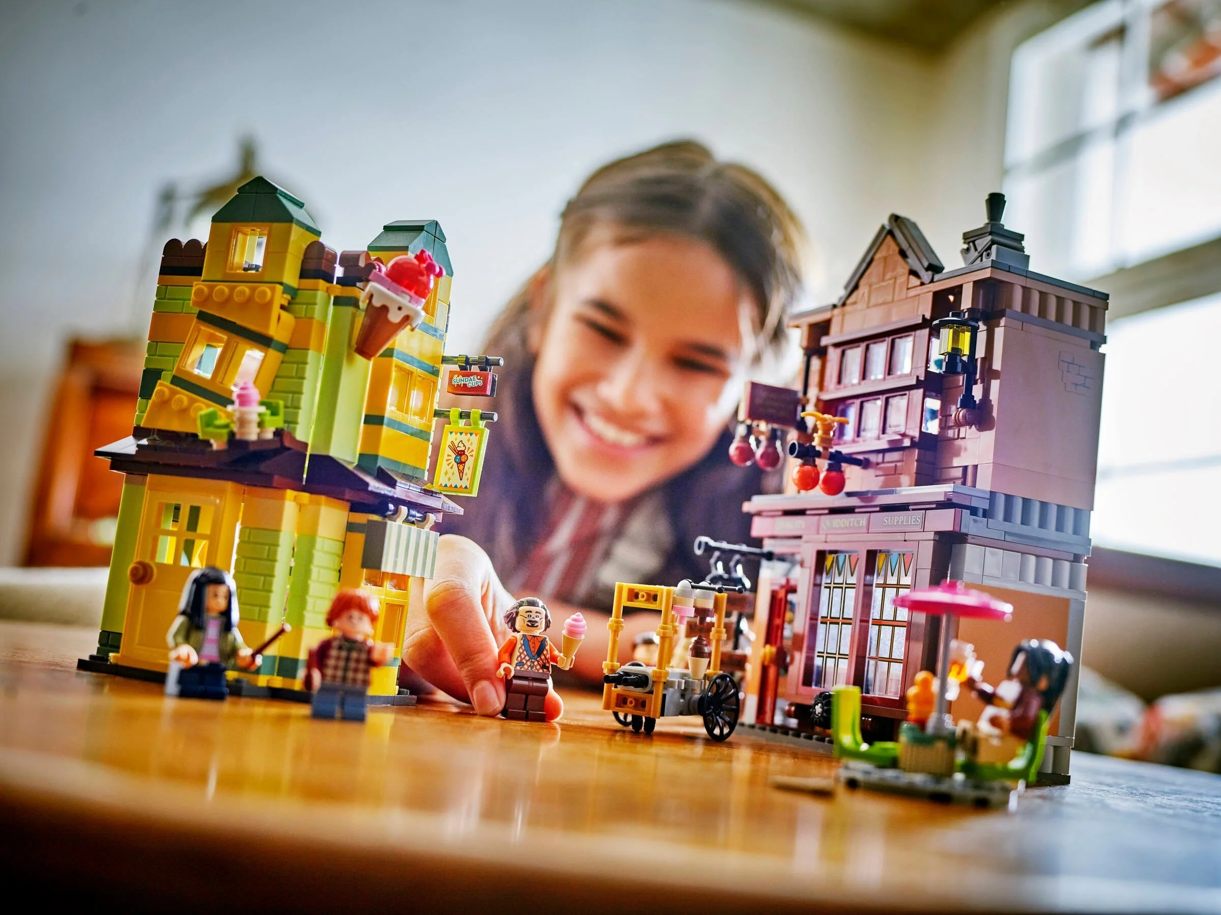 LEGO® 76452 Markowy sprzęt do quidditcha™ i lodziarnia - zdjęcie 5