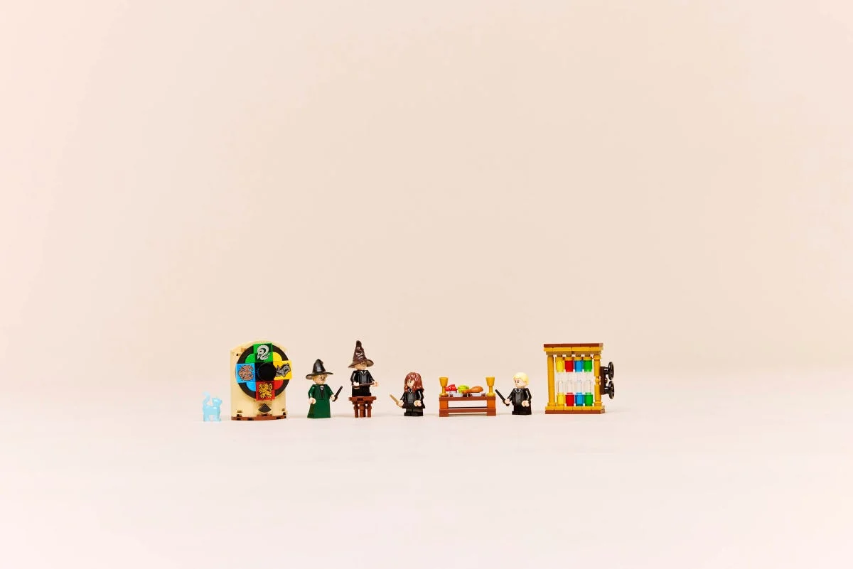 LEGO® 76460 LEGO Harry Potter Zamek Hogwart: Ceremonia przydziału - zdjęcie 3