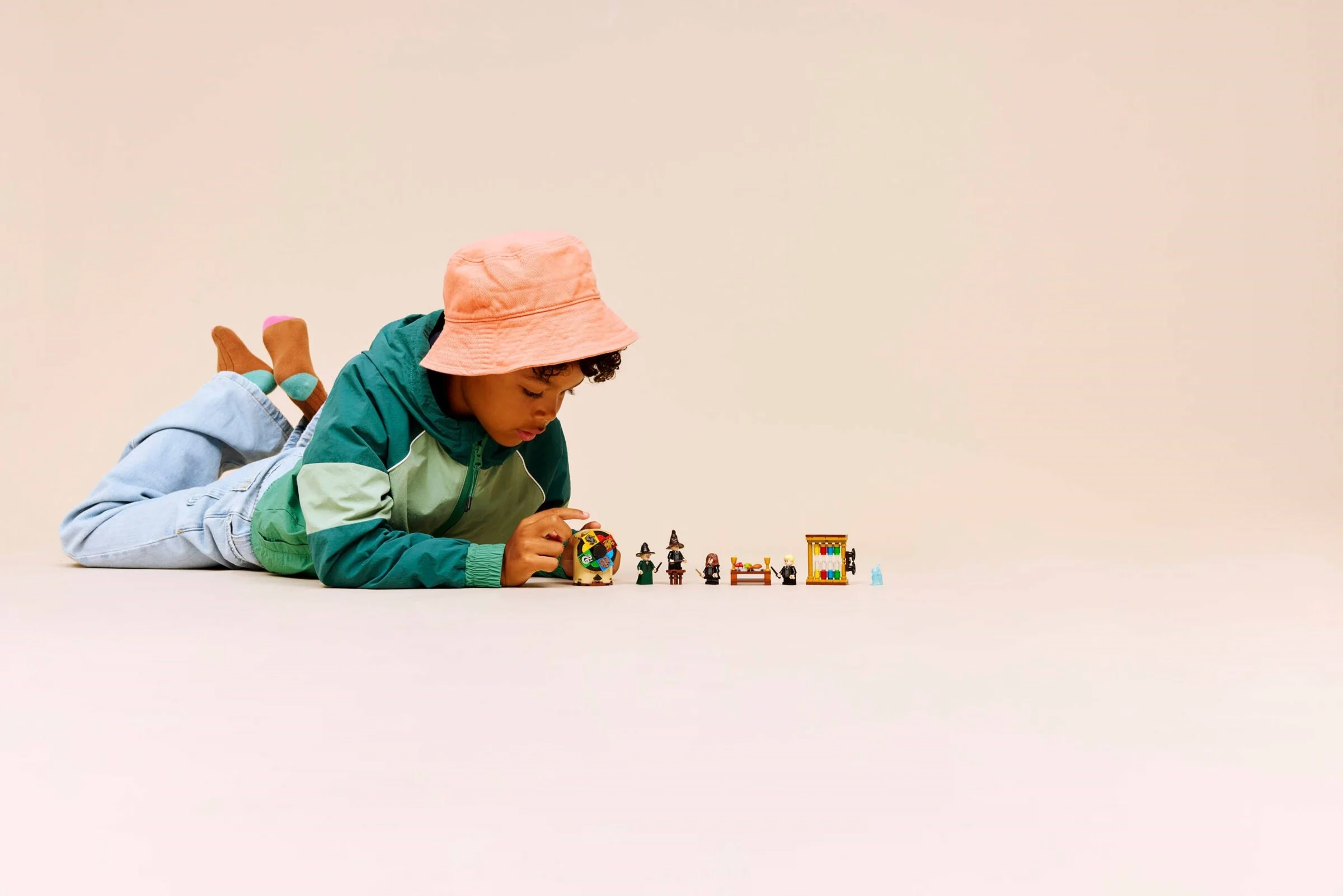 LEGO® 76460 LEGO Harry Potter Zamek Hogwart: Ceremonia przydziału - zdjęcie 16