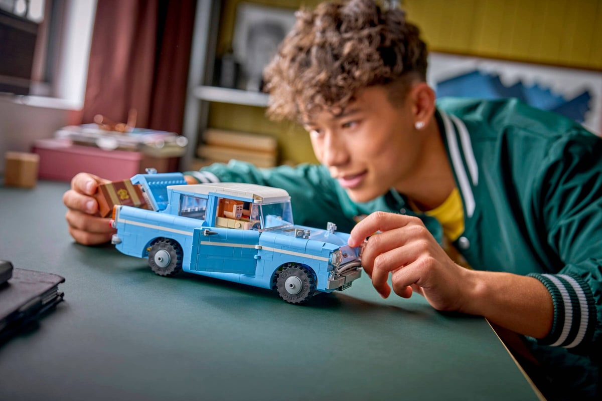LEGO® 76470 Zaczarowany latający Ford Anglia - zdjęcie 12