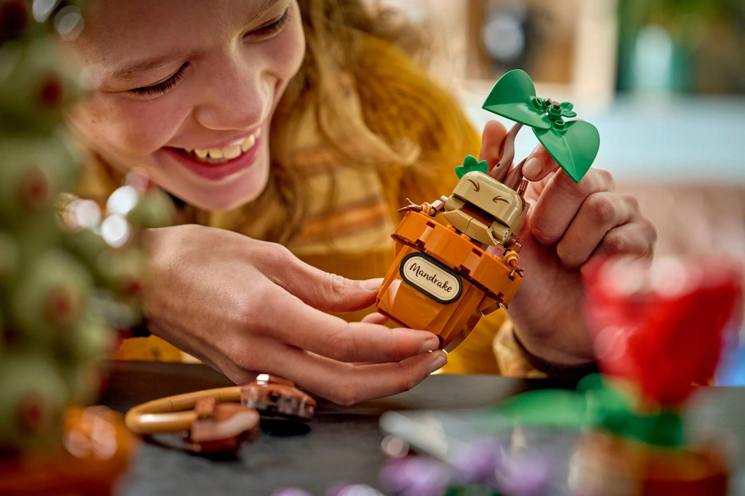 LEGO® 76474 Rośliny z lekcji zielarstwa w Hogwarcie - zdjęcie 11
