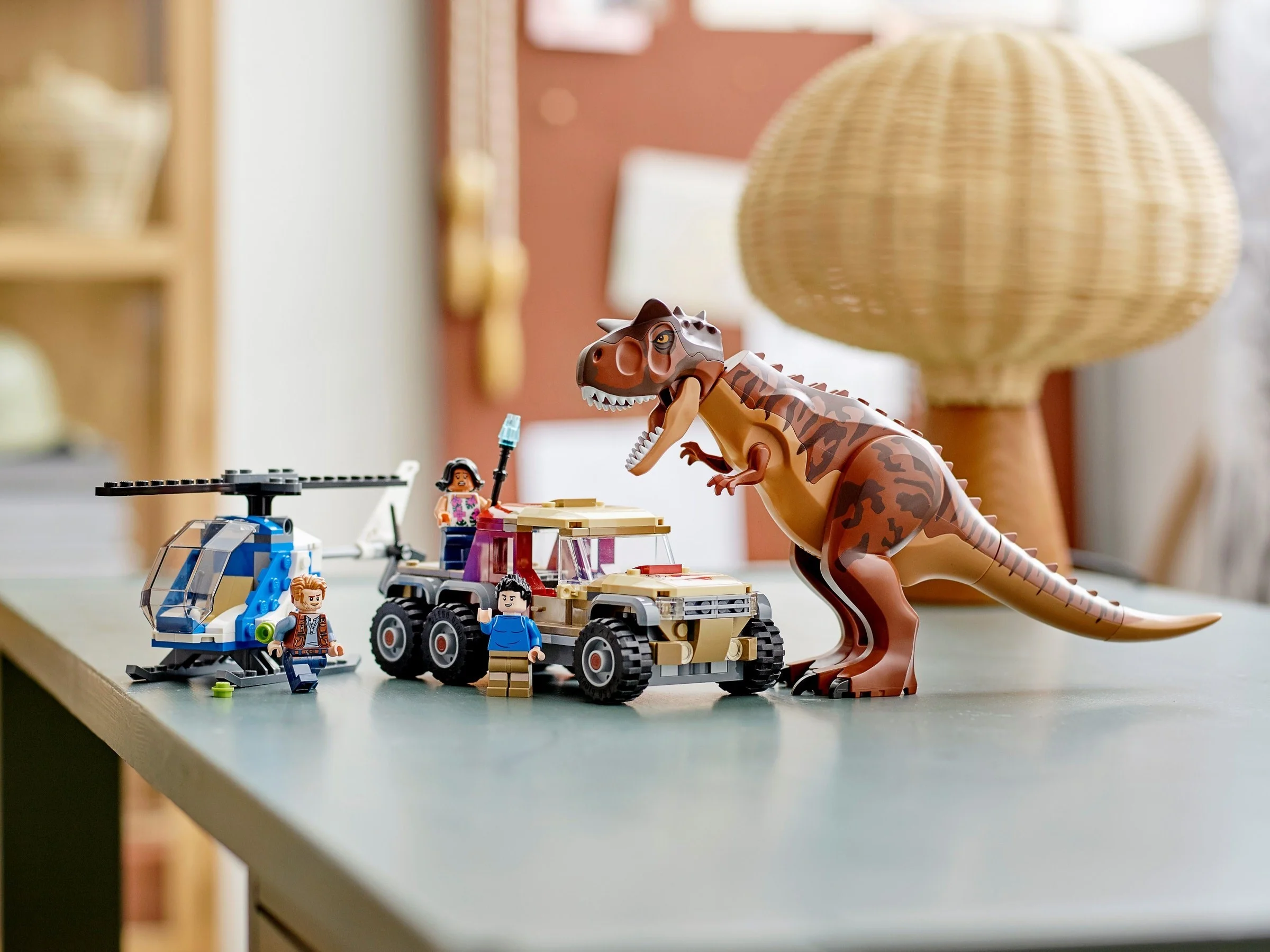 LEGO® 76941 Pościg za karnotaurem - zdjęcie 6