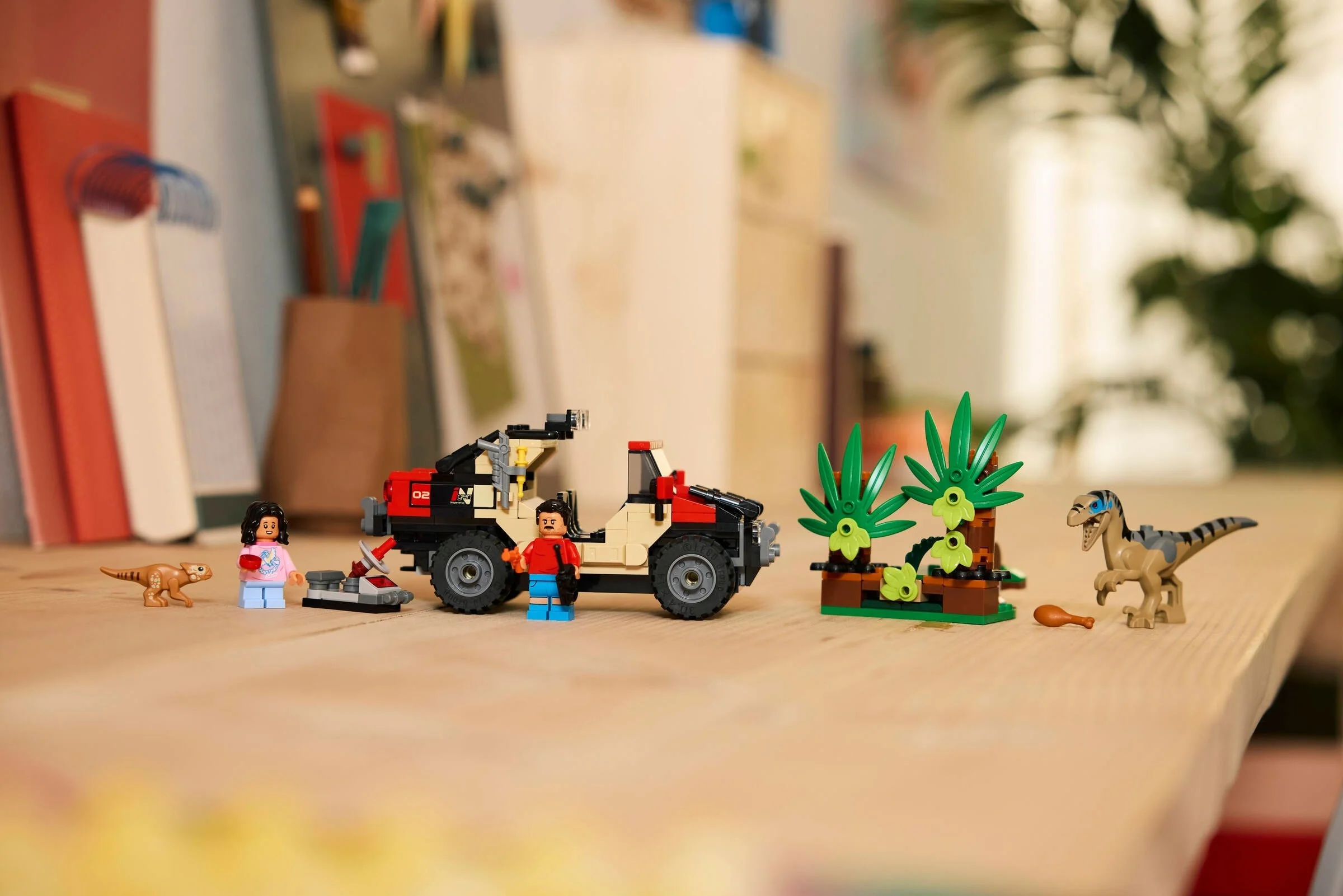 LEGO® 76972 Ucieczka terenówką przed raptorem - zdjęcie 9