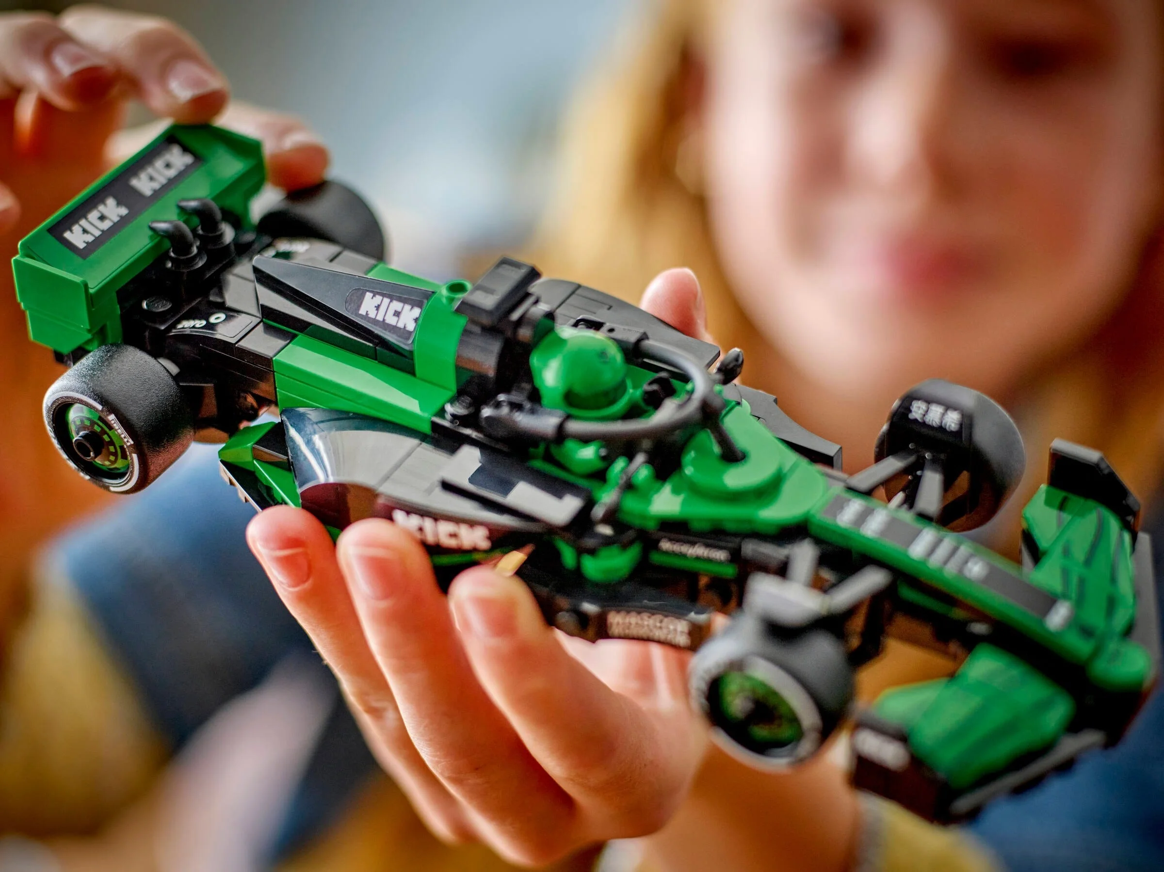LEGO® 77247 Bolid F1 KICK Sauber Team C44 - zdjęcie 4